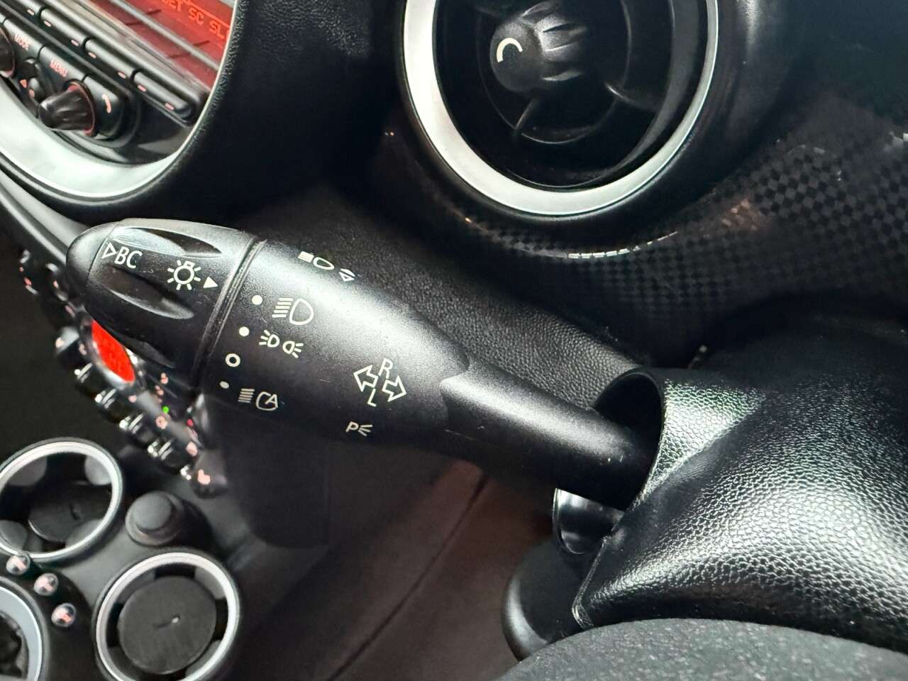 2011 MINI CLUBMAN 2011 MINI CLUBMAN