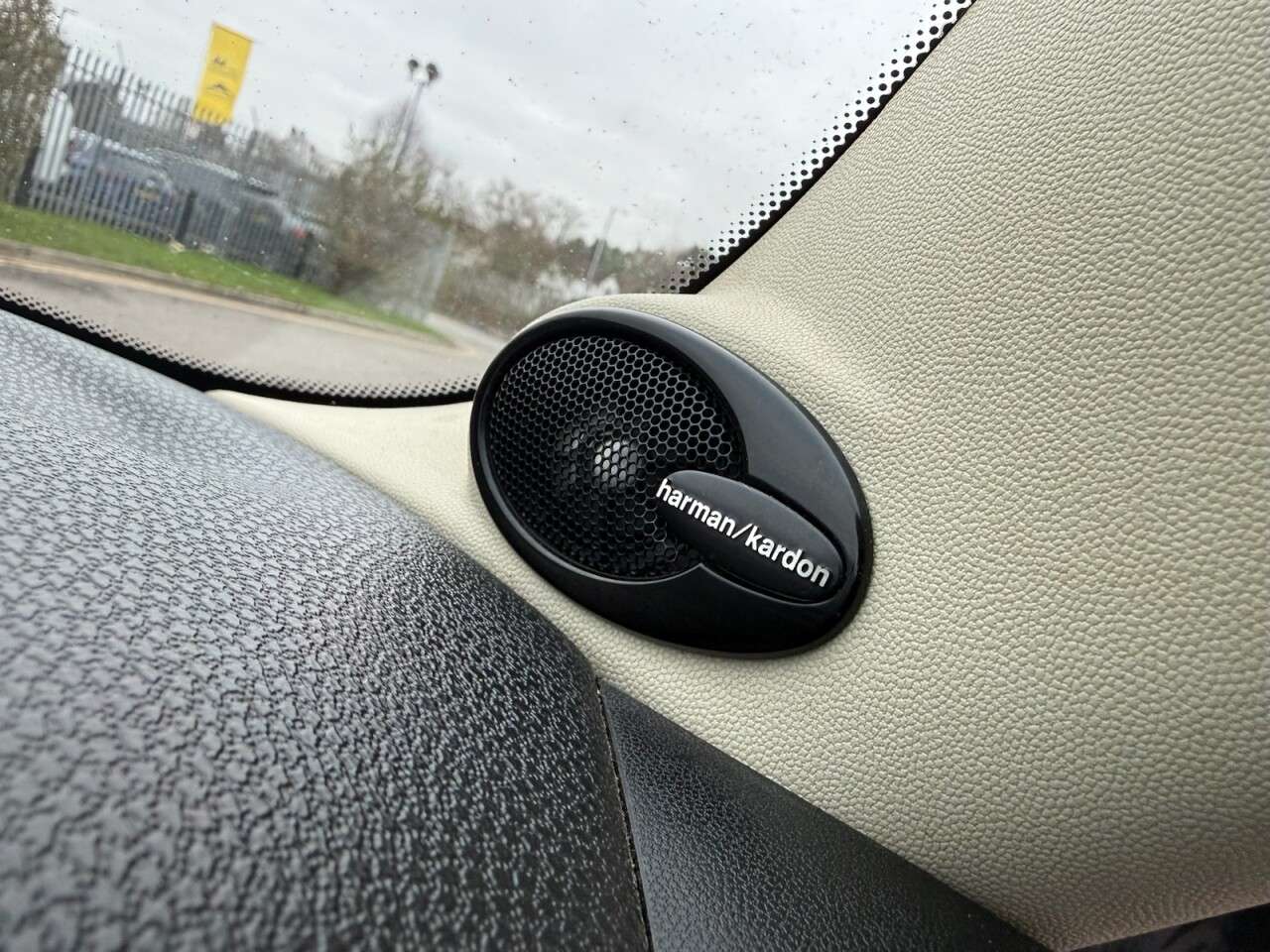 2011 MINI CLUBMAN 2011 MINI CLUBMAN