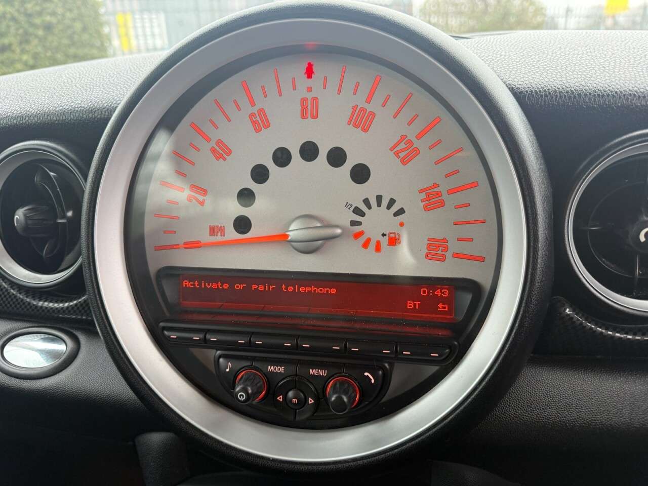 2011 MINI CLUBMAN 2011 MINI CLUBMAN