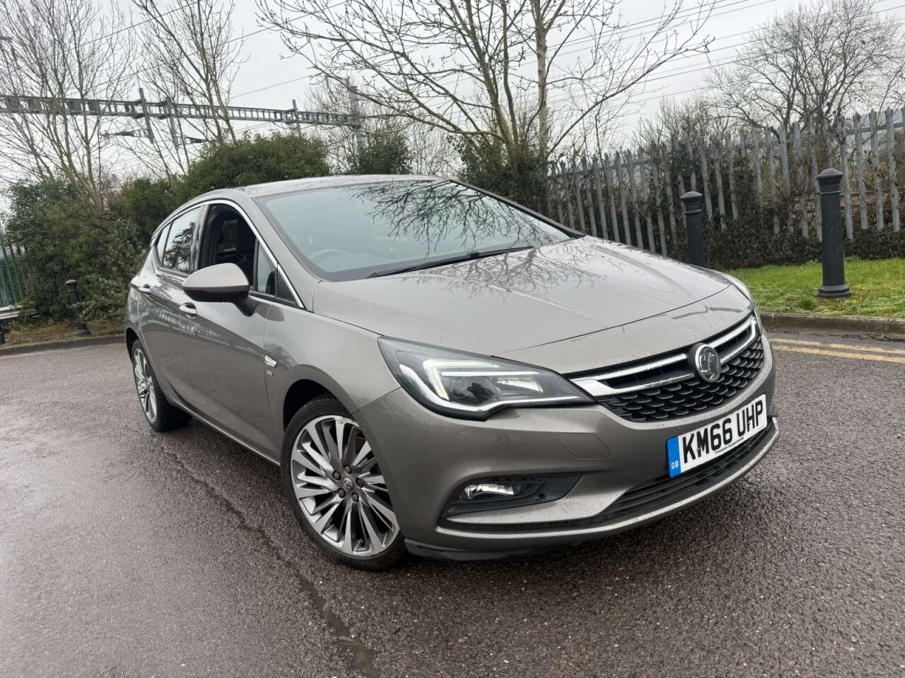 A 2016 VAUXHALL ASTRA 1.4i Turbo SRi Nav Hatchback 5dr Petrol Manual Euro 6 (150 ps) Economical . A 2016 VAUXHALL ASTRA 1.4i Turbo SRi Nav Hatchback 5dr Petrol Manual Euro 6 (150 ps) Economical .
