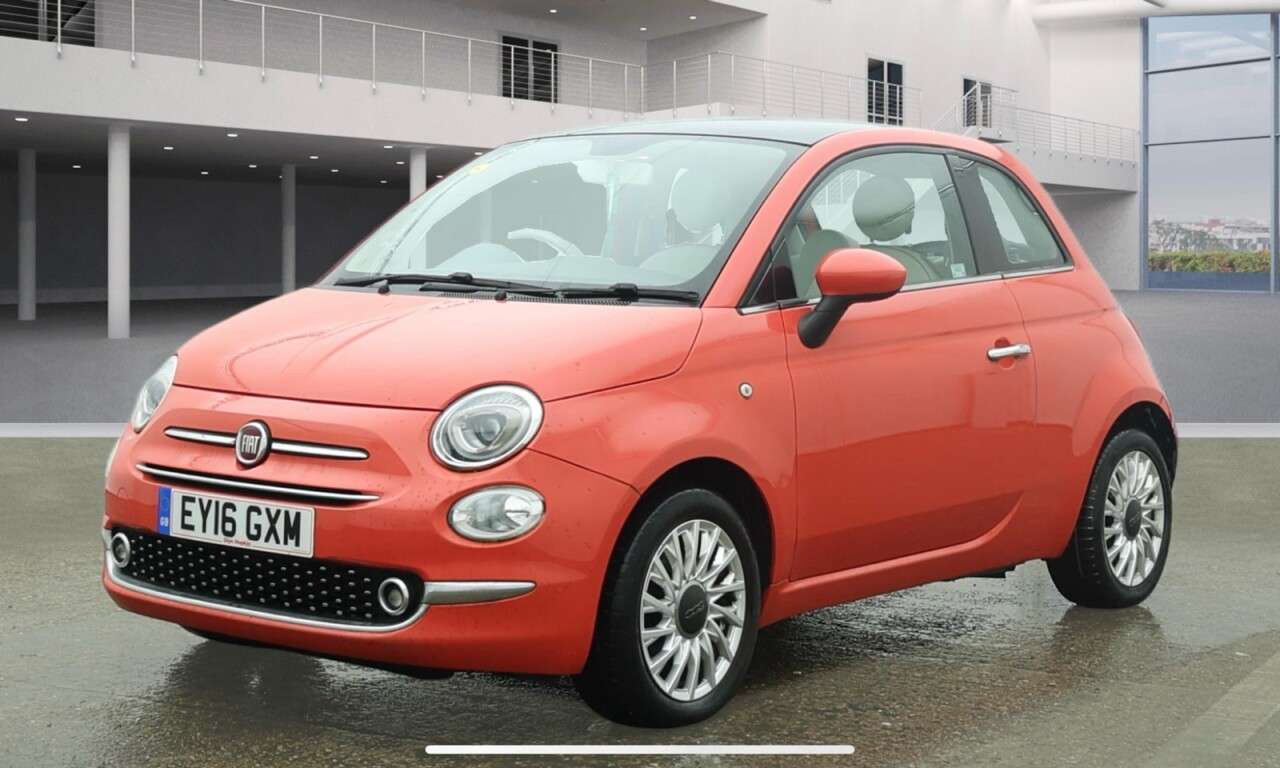 A 2016 FIAT 500 1.2 Lounge Hatchback 3dr Petrol Manual Euro 6 (s/s) (69 bhp) Panoramic Sunr A 2016 FIAT 500 1.2 Lounge Hatchback 3dr Petrol Manual Euro 6 (s/s) (69 bhp) Panoramic Sunr