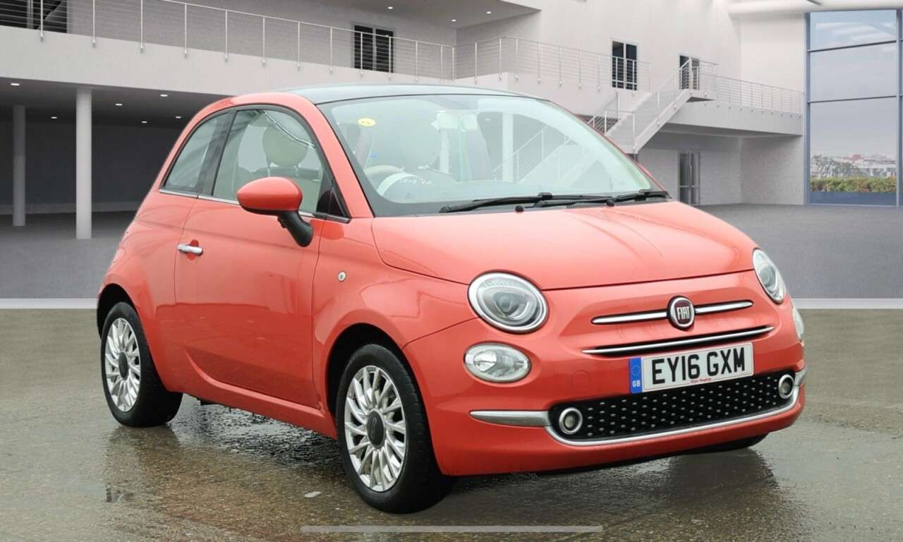 A 2016 FIAT 500 1.2 Lounge Hatchback 3dr Petrol Manual Euro 6 (s/s) (69 bhp) Panoramic Sunr A 2016 FIAT 500 1.2 Lounge Hatchback 3dr Petrol Manual Euro 6 (s/s) (69 bhp) Panoramic Sunr