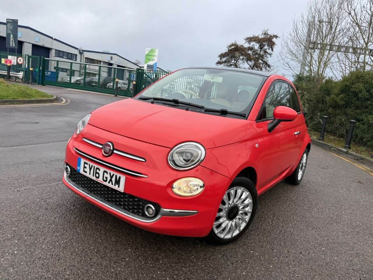 A 2016 FIAT 500 1.2 Lounge Hatchback 3dr Petrol Manual Euro 6 (s/s) (69 bhp) Panoramic Sunr A 2016 FIAT 500 1.2 Lounge Hatchback 3dr Petrol Manual Euro 6 (s/s) (69 bhp) Panoramic Sunr
