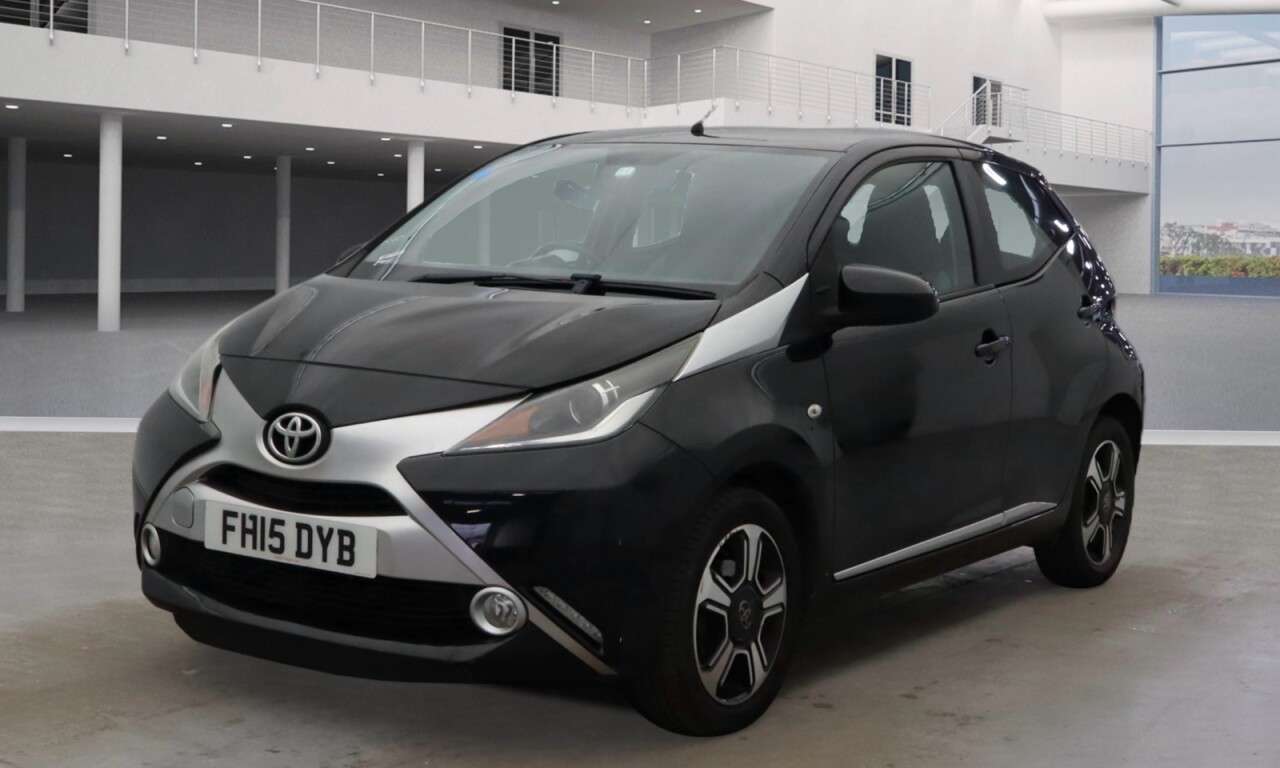 A 2015 TOYOTA AYGO 1.0 VVT-i x-clusiv Hatchback 5dr Petrol Manual Euro 5 Euro 5 (68 ps) Econom A 2015 TOYOTA AYGO 1.0 VVT-i x-clusiv Hatchback 5dr Petrol Manual Euro 5 Euro 5 (68 ps) Econom