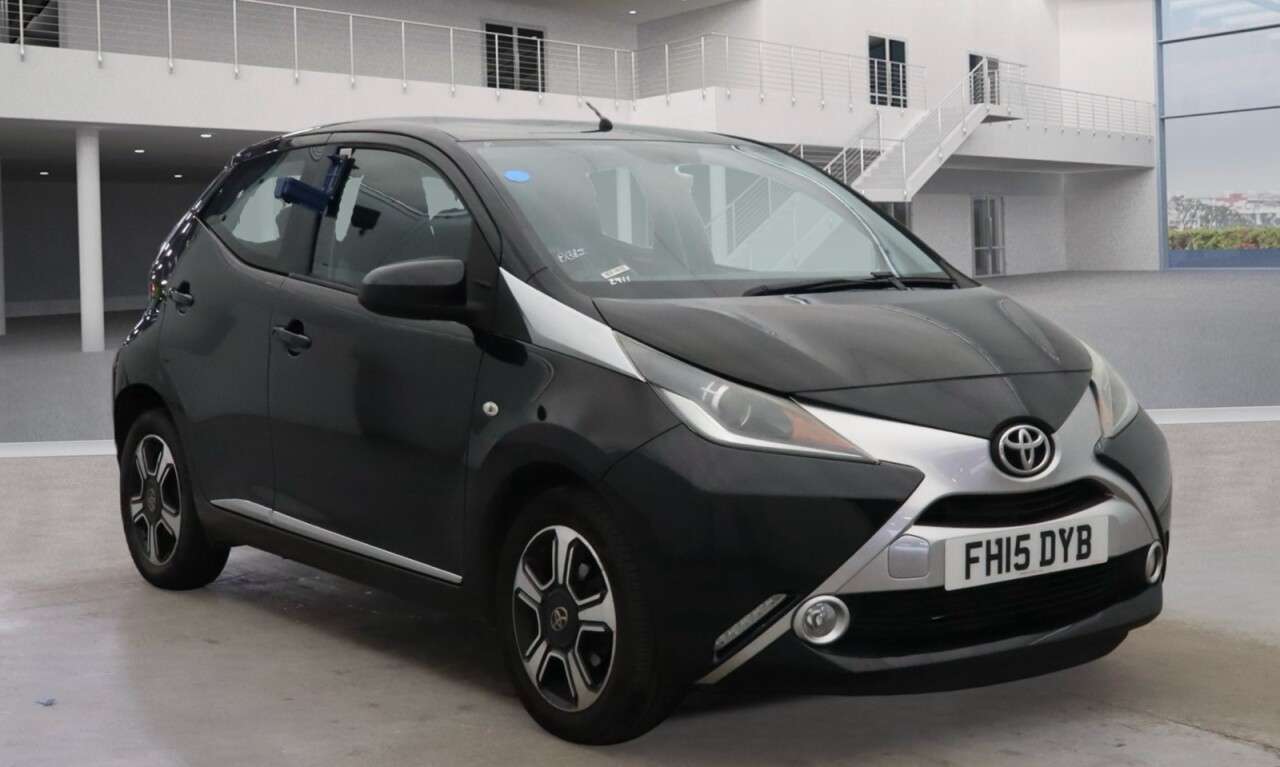 A 2015 TOYOTA AYGO 1.0 VVT-i x-clusiv Hatchback 5dr Petrol Manual Euro 5 Euro 5 (68 ps) Econom A 2015 TOYOTA AYGO 1.0 VVT-i x-clusiv Hatchback 5dr Petrol Manual Euro 5 Euro 5 (68 ps) Econom