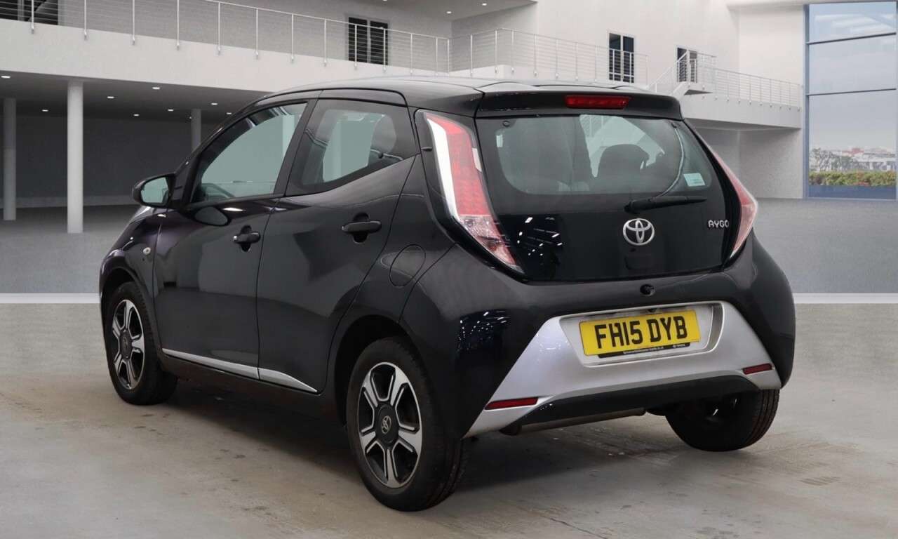 A 2015 TOYOTA AYGO 1.0 VVT-i x-clusiv Hatchback 5dr Petrol Manual Euro 5 Euro 5 (68 ps) Econom A 2015 TOYOTA AYGO 1.0 VVT-i x-clusiv Hatchback 5dr Petrol Manual Euro 5 Euro 5 (68 ps) Econom