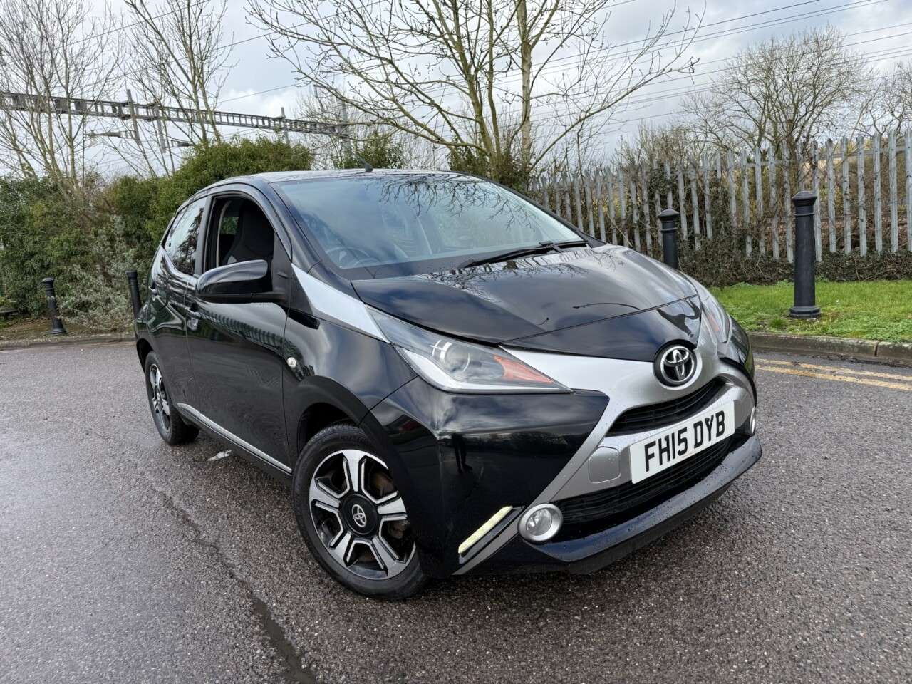 A 2015 TOYOTA AYGO 1.0 VVT-i x-clusiv Hatchback 5dr Petrol Manual Euro 5 Euro 5 (68 ps) Econom A 2015 TOYOTA AYGO 1.0 VVT-i x-clusiv Hatchback 5dr Petrol Manual Euro 5 Euro 5 (68 ps) Econom