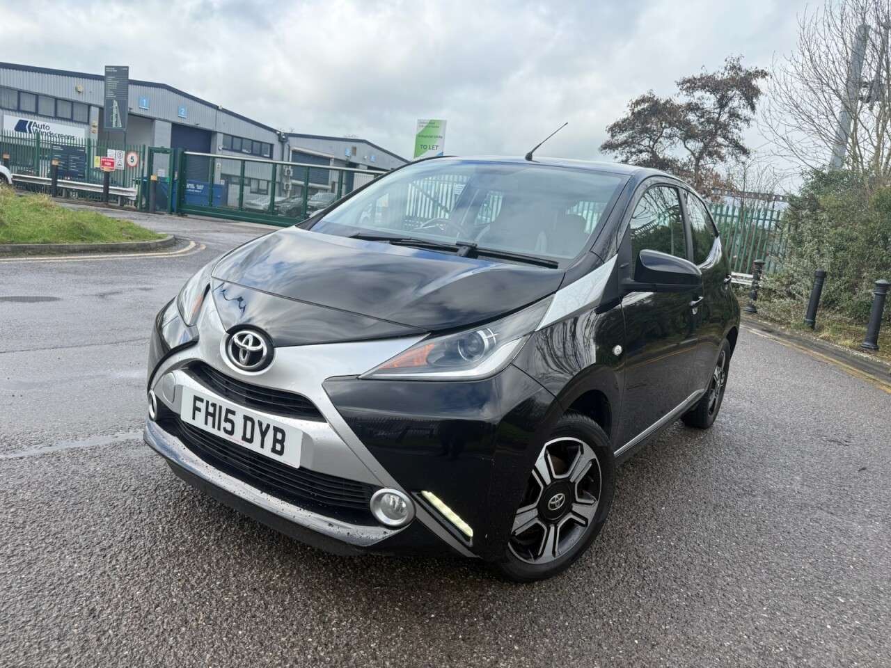 A 2015 TOYOTA AYGO 1.0 VVT-i x-clusiv Hatchback 5dr Petrol Manual Euro 5 Euro 5 (68 ps) Econom A 2015 TOYOTA AYGO 1.0 VVT-i x-clusiv Hatchback 5dr Petrol Manual Euro 5 Euro 5 (68 ps) Econom