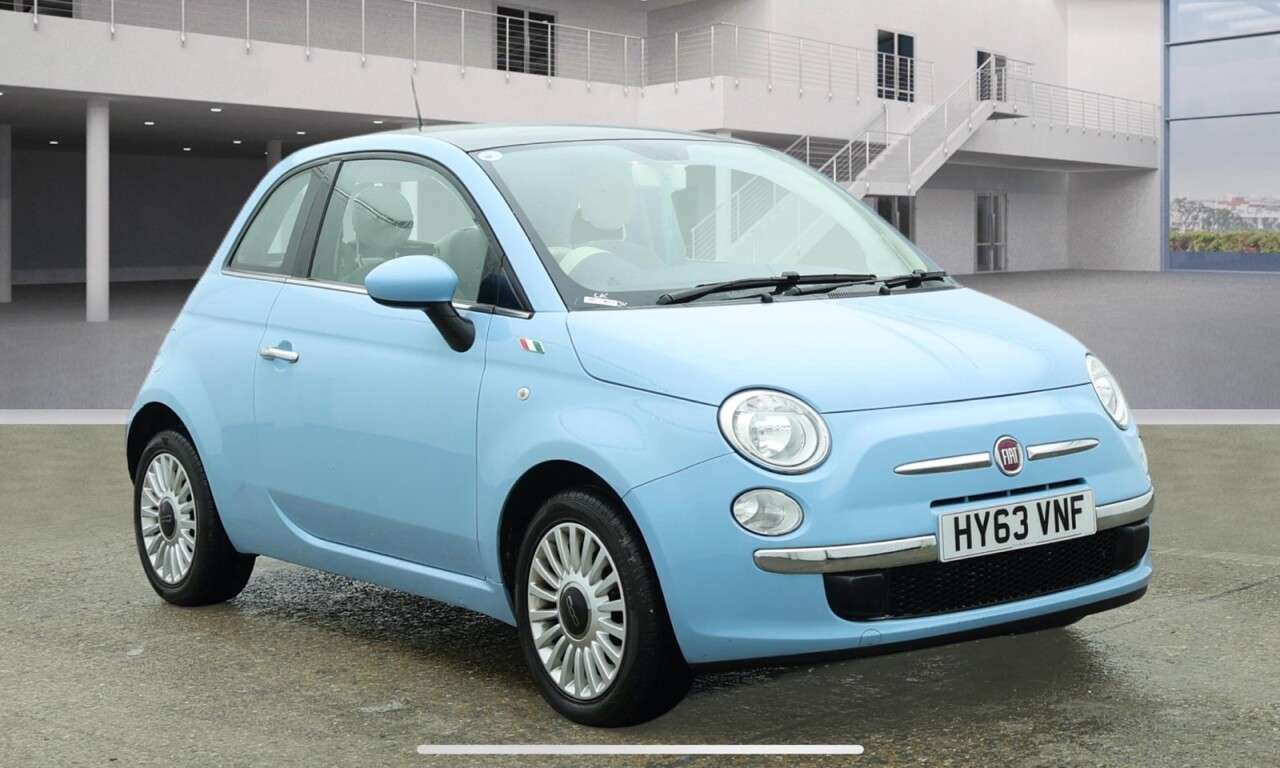 A 2013 FIAT 500 1.2 Lounge Hatchback 3dr Petrol Dualogic Euro 6 (s/s) (69 bhp) Economical . A 2013 FIAT 500 1.2 Lounge Hatchback 3dr Petrol Dualogic Euro 6 (s/s) (69 bhp) Economical .
