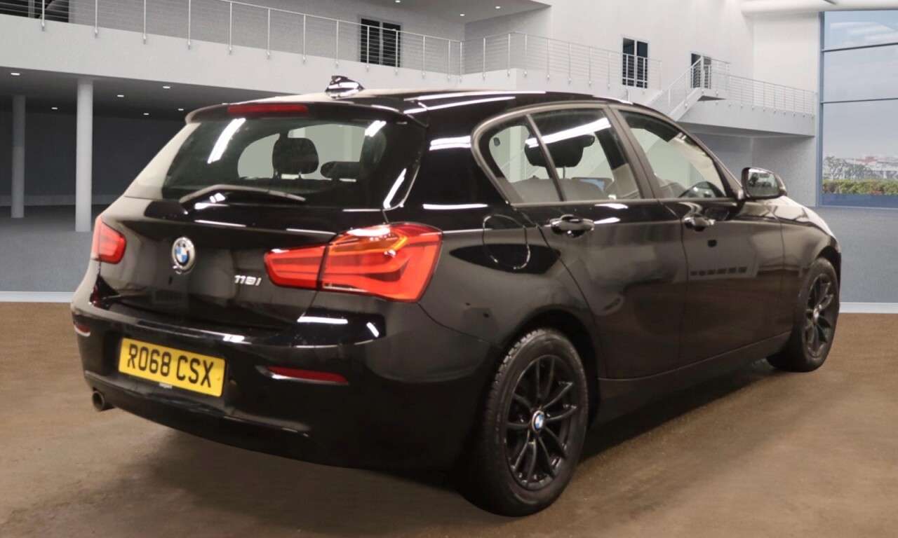 A 2018 BMW 1 SERIES 1.5 118i GPF SE Hatchback 5dr Petrol Auto Euro 6 (s/s) (136 ps) Euro 6, Nav A 2018 BMW 1 SERIES 1.5 118i GPF SE Hatchback 5dr Petrol Auto Euro 6 (s/s) (136 ps) Euro 6, Nav