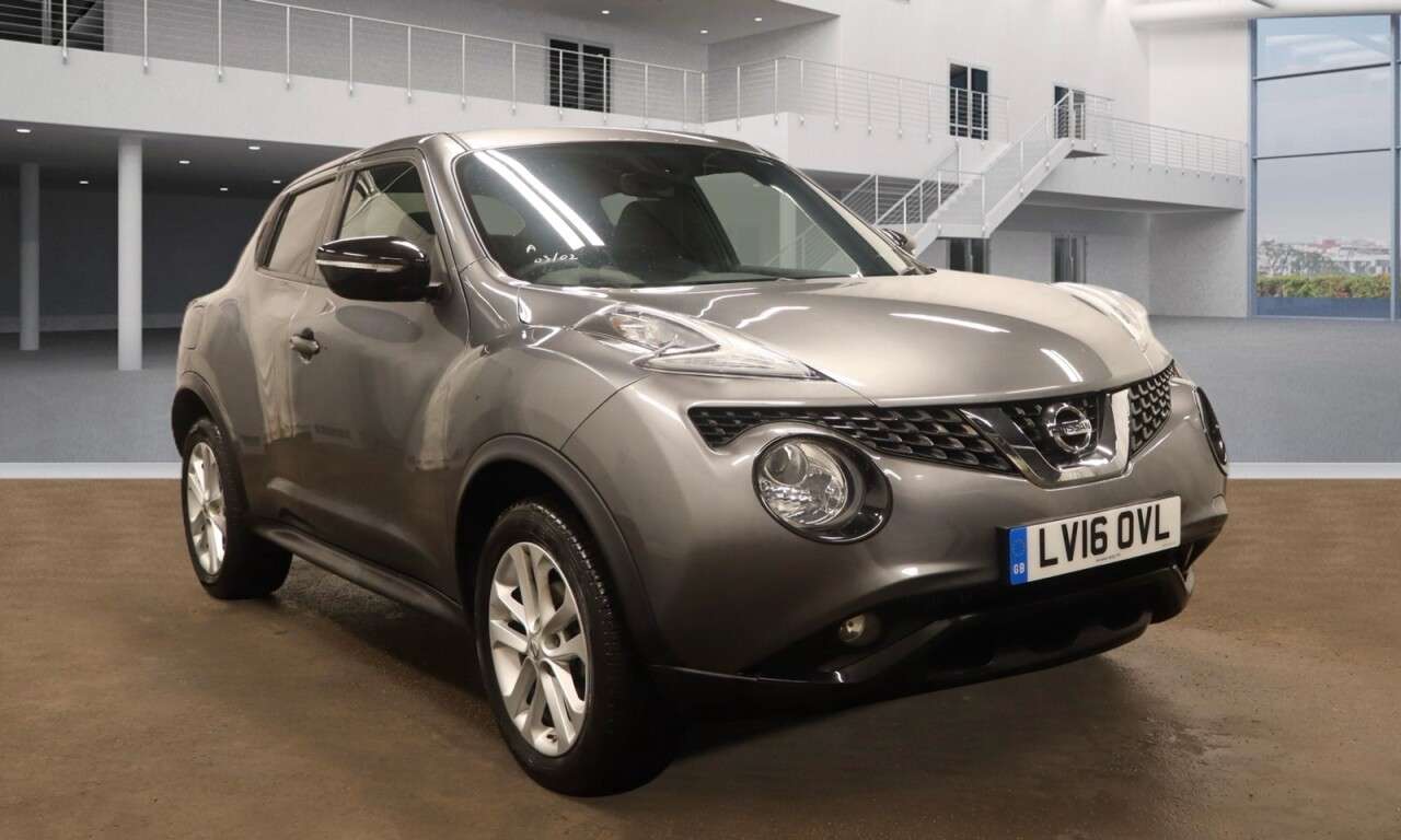 A 2016 NISSAN JUKE 1.2 DIG-T N-Connecta SUV 5dr Petrol Manual Euro 6 (s/s) (115 ps) Economical A 2016 NISSAN JUKE 1.2 DIG-T N-Connecta SUV 5dr Petrol Manual Euro 6 (s/s) (115 ps) Economical