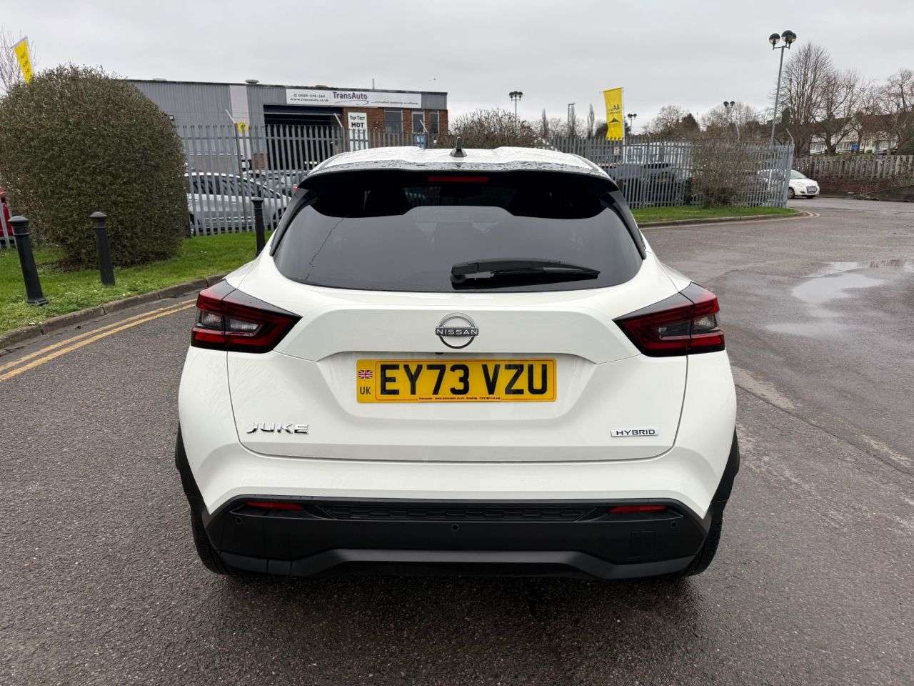 A 2023 NISSAN JUKE 1.6 N-Connecta SUV 5dr Petrol Hybrid Auto Euro 6 (143 ps) Half Leather, Nav A 2023 NISSAN JUKE 1.6 N-Connecta SUV 5dr Petrol Hybrid Auto Euro 6 (143 ps) Half Leather, Nav