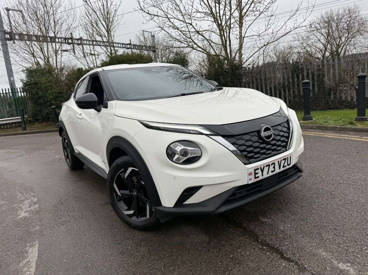 A 2023 NISSAN JUKE 1.6 N-Connecta SUV 5dr Petrol Hybrid Auto Euro 6 (143 ps) Half Leather, Nav A 2023 NISSAN JUKE 1.6 N-Connecta SUV 5dr Petrol Hybrid Auto Euro 6 (143 ps) Half Leather, Nav