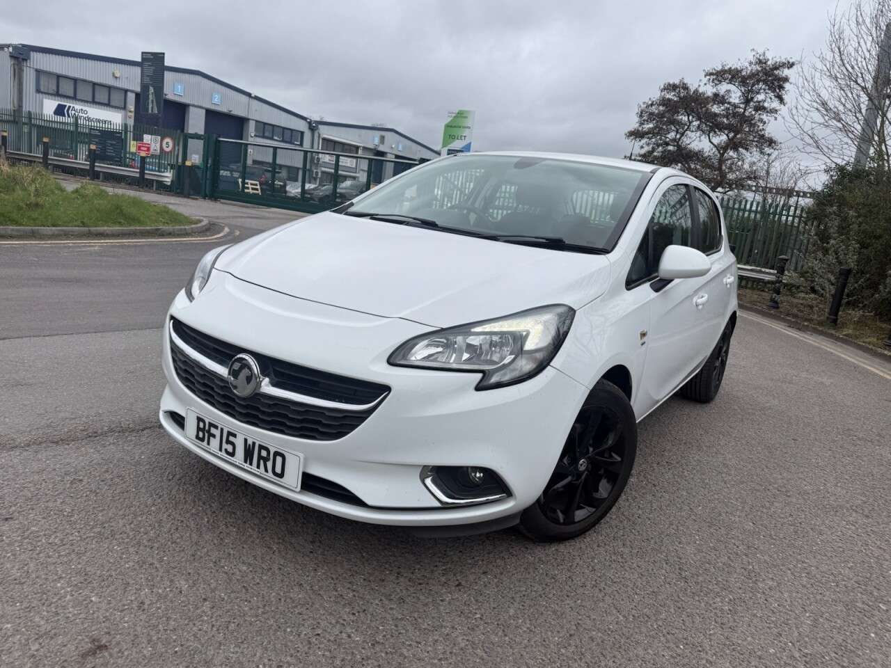 A 2015 VAUXHALL CORSA 1.4i ecoFLEX SRi Hatchback 5dr Petrol Manual Euro 6 (90 ps) Air con, Alloys A 2015 VAUXHALL CORSA 1.4i ecoFLEX SRi Hatchback 5dr Petrol Manual Euro 6 (90 ps) Air con, Alloys