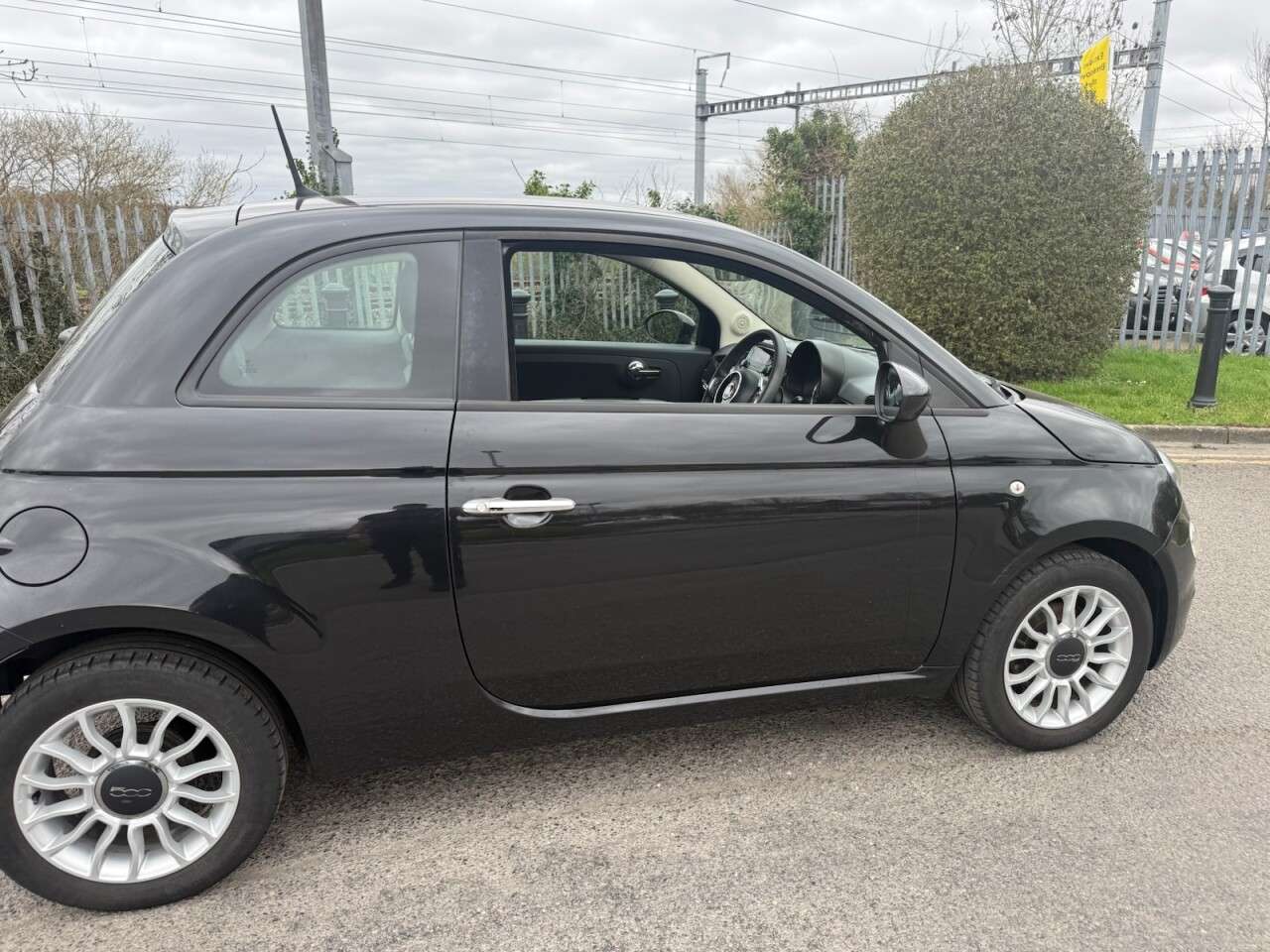 2017 FIAT 500 2017 FIAT 500