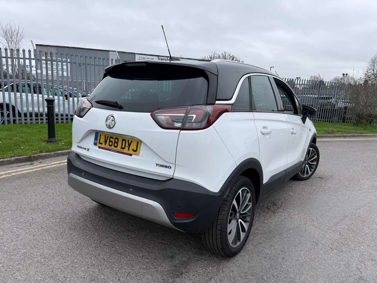 A 2018 VAUXHALL CROSSLAND X 1.2 Turbo GPF Elite Nav SUV 5dr Petrol Manual Euro 6 (s/s) (130 ps) 12 Mont A 2018 VAUXHALL CROSSLAND X 1.2 Turbo GPF Elite Nav SUV 5dr Petrol Manual Euro 6 (s/s) (130 ps) 12 Mont