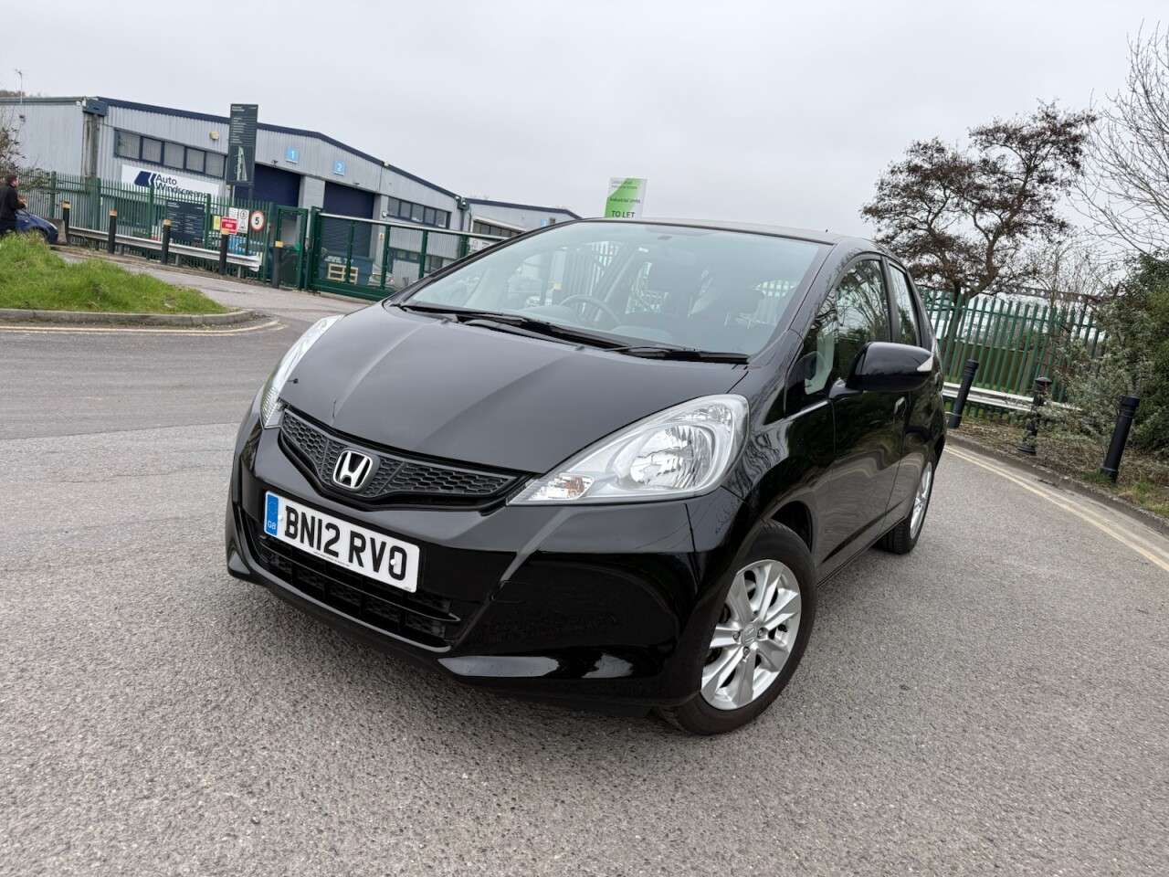 A 2012 HONDA JAZZ 1.4 i-VTEC ES Hatchback 5dr Petrol Manual Euro 5 (99 ps) 12 Months MOT + 6 A 2012 HONDA JAZZ 1.4 i-VTEC ES Hatchback 5dr Petrol Manual Euro 5 (99 ps) 12 Months MOT + 6
