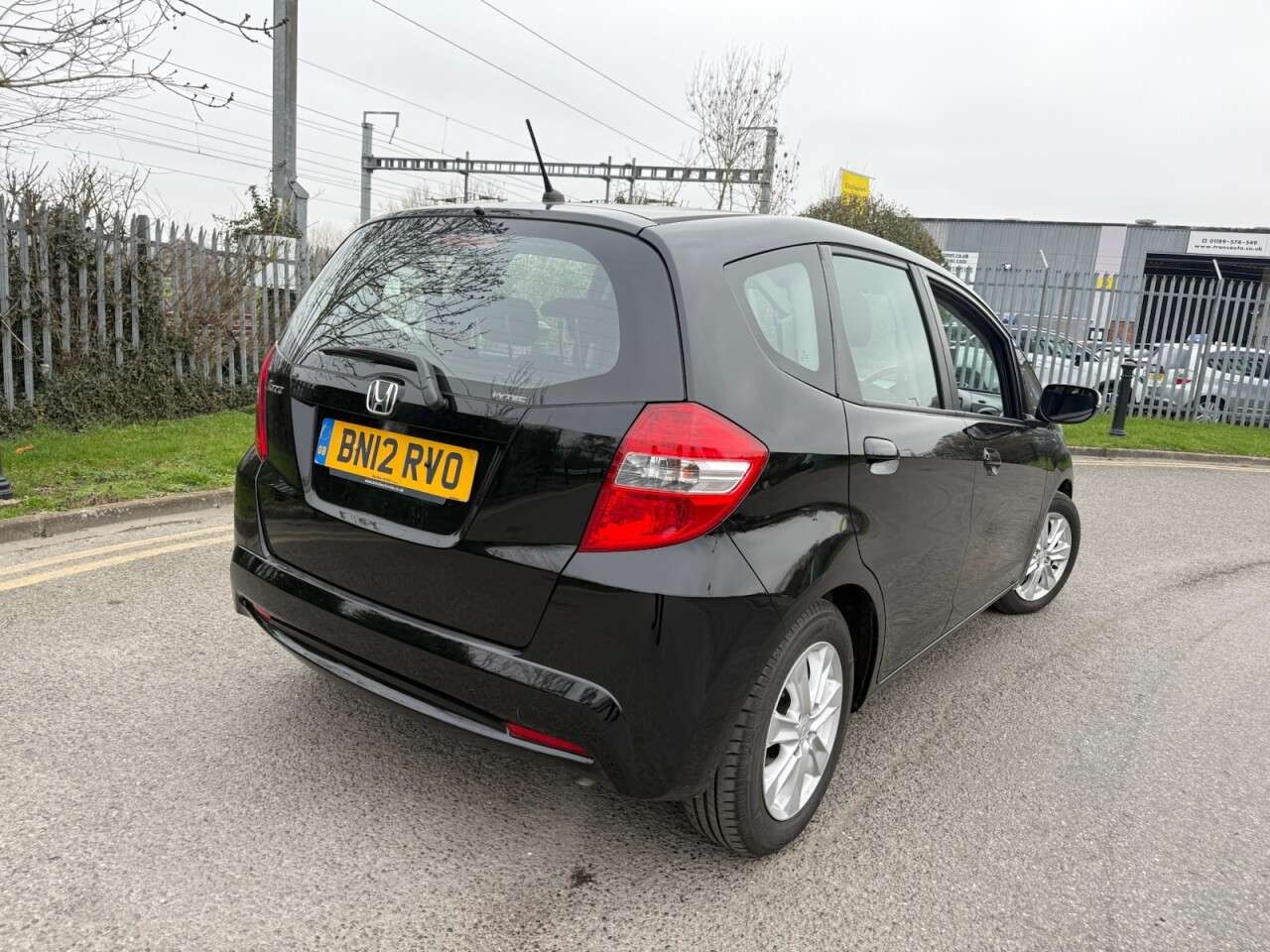 A 2012 HONDA JAZZ 1.4 i-VTEC ES Hatchback 5dr Petrol Manual Euro 5 (99 ps) 12 Months MOT + 6 A 2012 HONDA JAZZ 1.4 i-VTEC ES Hatchback 5dr Petrol Manual Euro 5 (99 ps) 12 Months MOT + 6