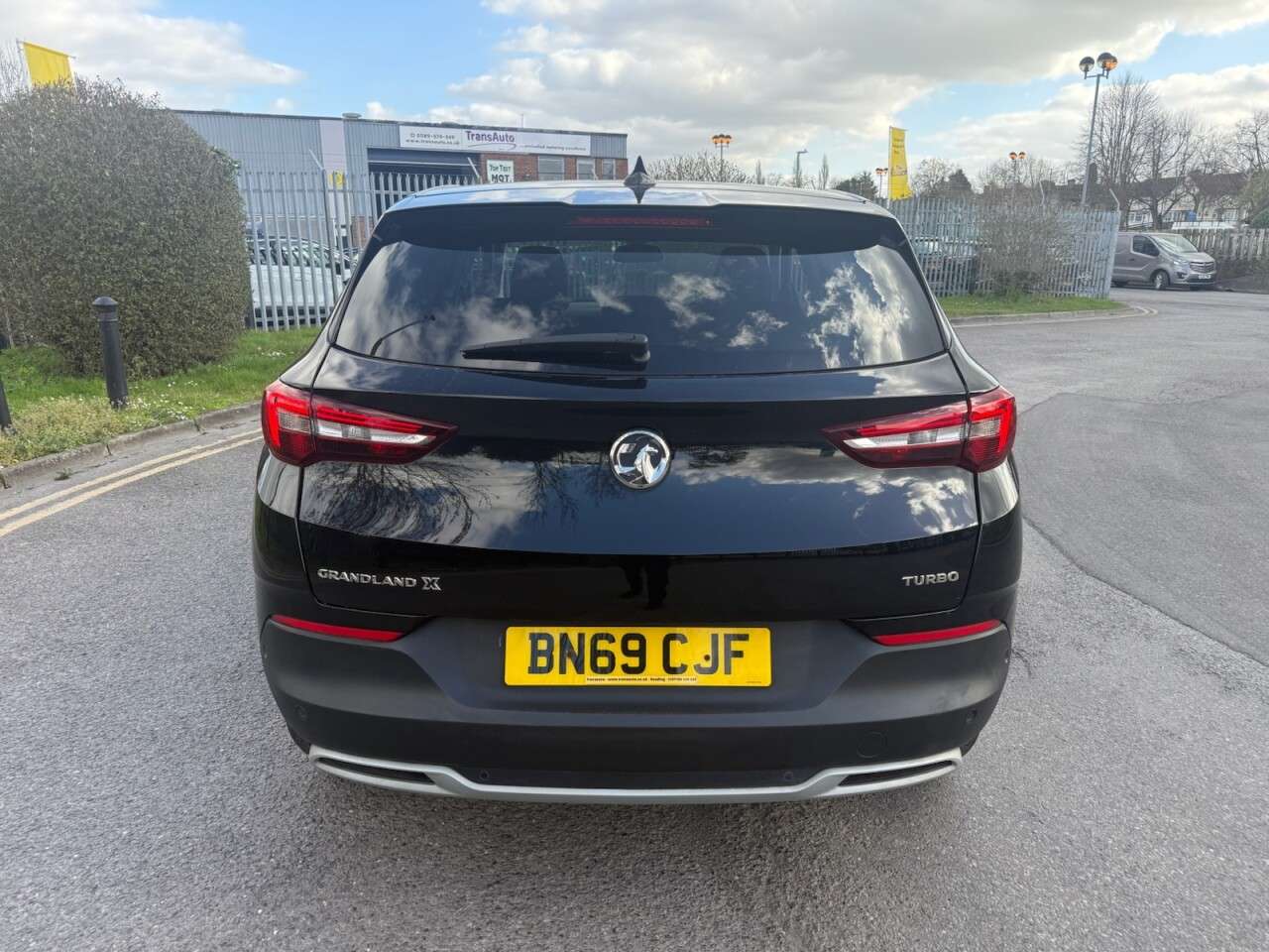 A 2019 VAUXHALL GRANDLAND X 1.2 Turbo GPF Sport Nav SUV 5dr Petrol Auto Euro 6 (s/s) (130 ps) 12 Months A 2019 VAUXHALL GRANDLAND X 1.2 Turbo GPF Sport Nav SUV 5dr Petrol Auto Euro 6 (s/s) (130 ps) 12 Months