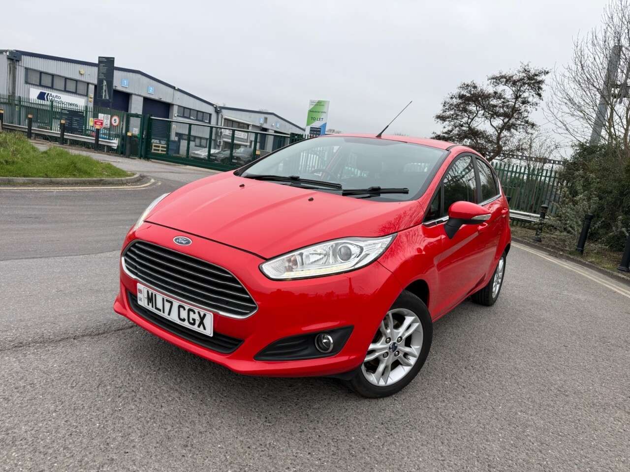 A 2017 FORD FIESTA 1.25 Zetec Hatchback 5dr Petrol Manual Euro 6 (82 ps) 12 Months MOT + 6 Mon A 2017 FORD FIESTA 1.25 Zetec Hatchback 5dr Petrol Manual Euro 6 (82 ps) 12 Months MOT + 6 Mon
