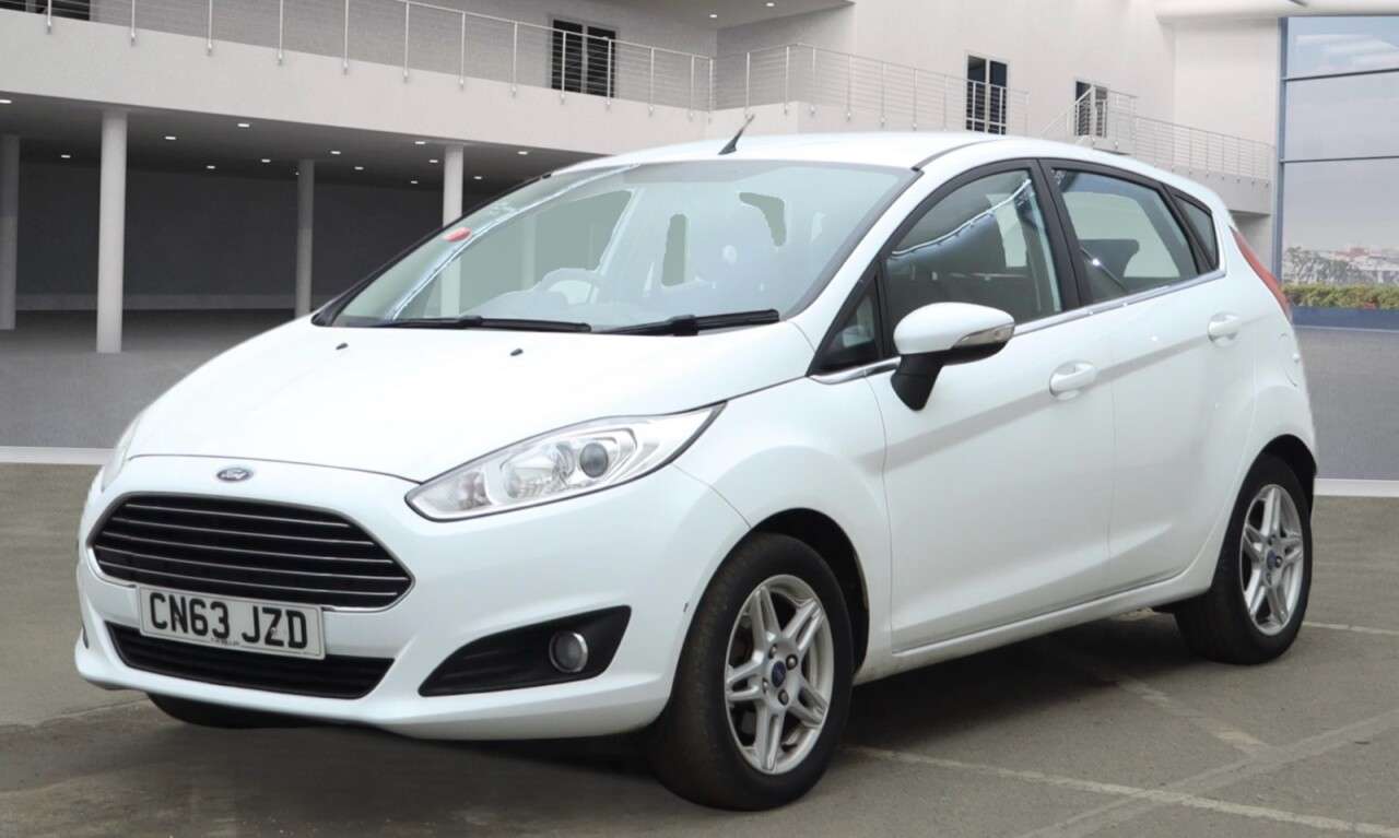 A 2013 FORD FIESTA 1.0T EcoBoost Zetec Hatchback 5dr Petrol Manual Euro 5 (s/s) (100 ps) 12 Mo A 2013 FORD FIESTA 1.0T EcoBoost Zetec Hatchback 5dr Petrol Manual Euro 5 (s/s) (100 ps) 12 Mo