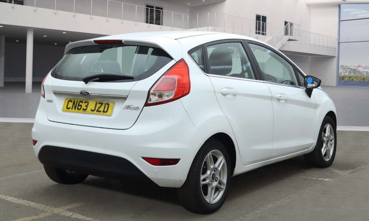A 2013 FORD FIESTA 1.0T EcoBoost Zetec Hatchback 5dr Petrol Manual Euro 5 (s/s) (100 ps) 12 Mo A 2013 FORD FIESTA 1.0T EcoBoost Zetec Hatchback 5dr Petrol Manual Euro 5 (s/s) (100 ps) 12 Mo