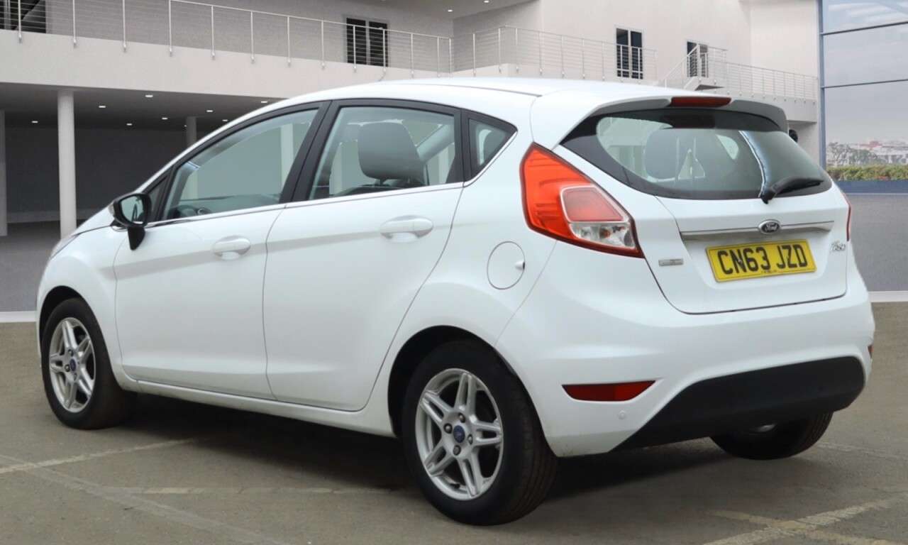 A 2013 FORD FIESTA 1.0T EcoBoost Zetec Hatchback 5dr Petrol Manual Euro 5 (s/s) (100 ps) 12 Mo A 2013 FORD FIESTA 1.0T EcoBoost Zetec Hatchback 5dr Petrol Manual Euro 5 (s/s) (100 ps) 12 Mo