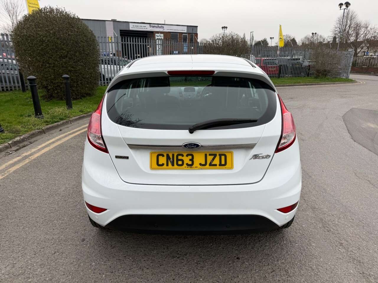 A 2013 FORD FIESTA 1.0T EcoBoost Zetec Hatchback 5dr Petrol Manual Euro 5 (s/s) (100 ps) 12 Mo A 2013 FORD FIESTA 1.0T EcoBoost Zetec Hatchback 5dr Petrol Manual Euro 5 (s/s) (100 ps) 12 Mo