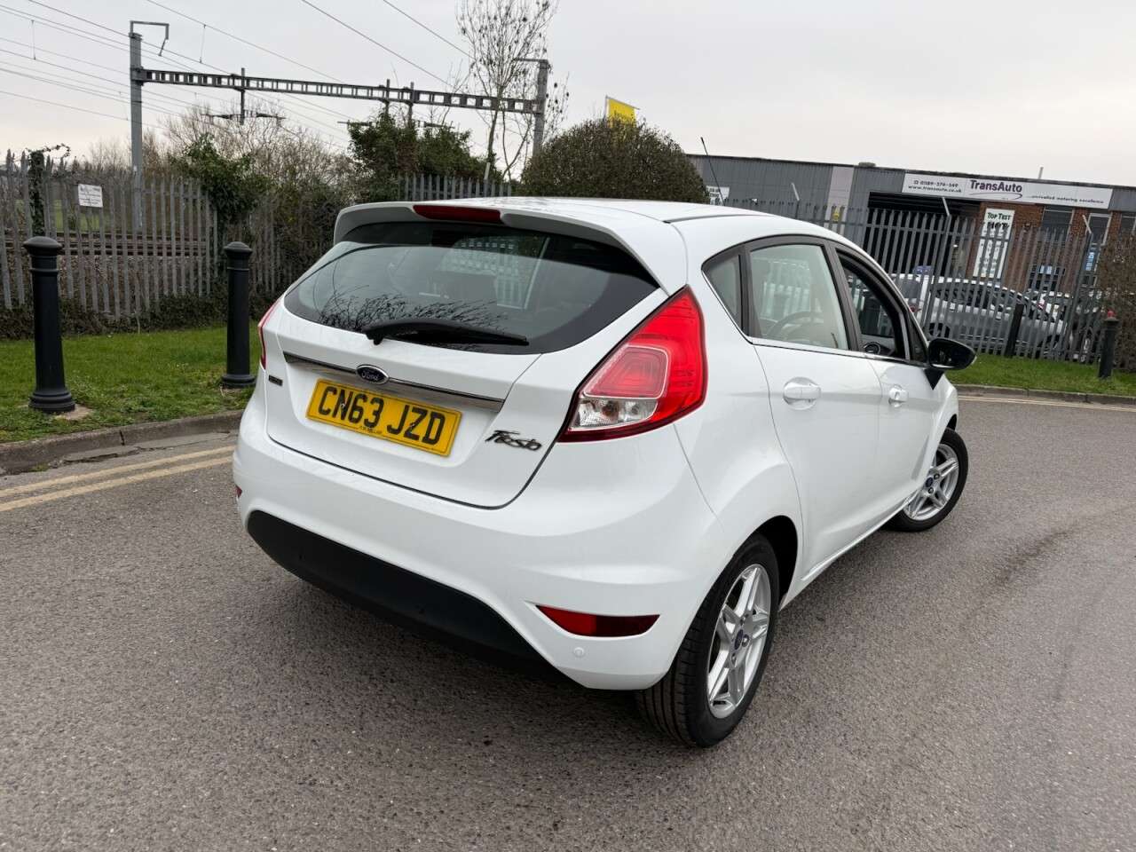 A 2013 FORD FIESTA 1.0T EcoBoost Zetec Hatchback 5dr Petrol Manual Euro 5 (s/s) (100 ps) 12 Mo A 2013 FORD FIESTA 1.0T EcoBoost Zetec Hatchback 5dr Petrol Manual Euro 5 (s/s) (100 ps) 12 Mo