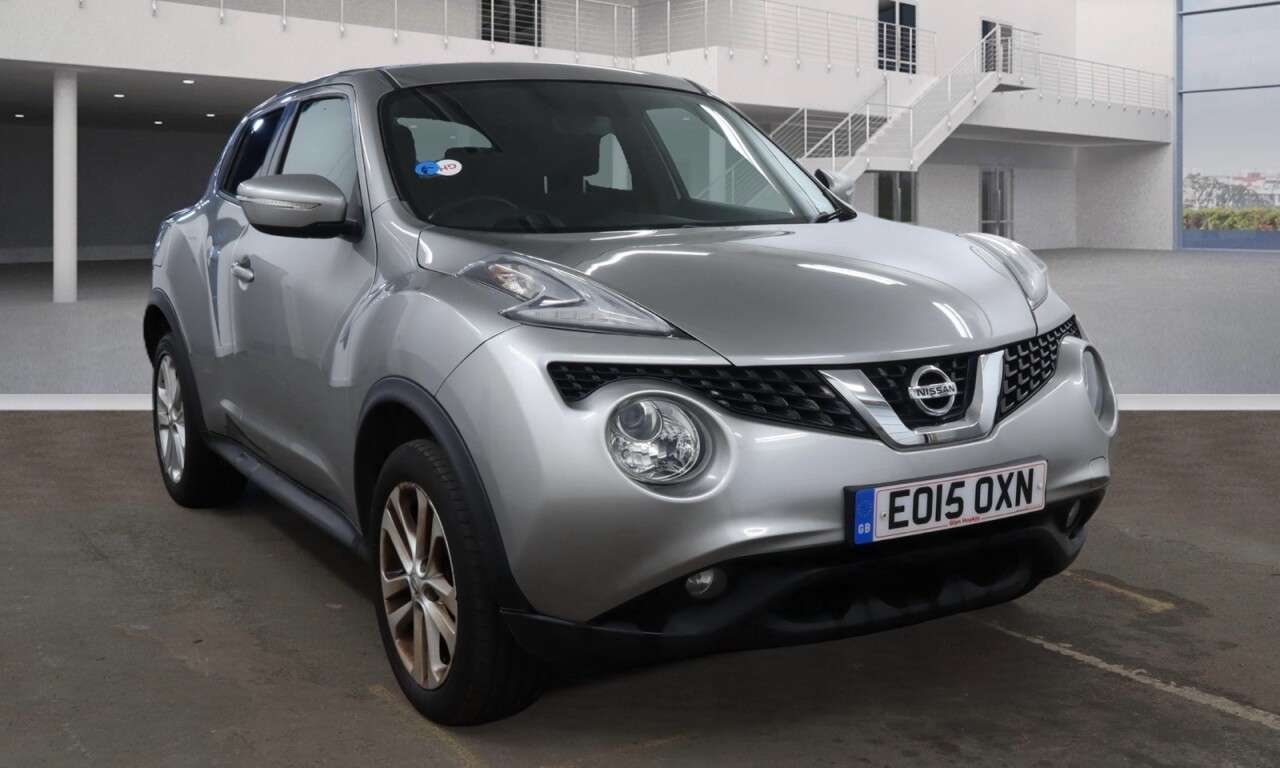 A 2015 NISSAN JUKE 1.2 DIG-T Acenta Premium SUV 5dr Petrol Manual 6Spd Euro 5 (s/s) (115 ps) 1 A 2015 NISSAN JUKE 1.2 DIG-T Acenta Premium SUV 5dr Petrol Manual 6Spd Euro 5 (s/s) (115 ps) 1