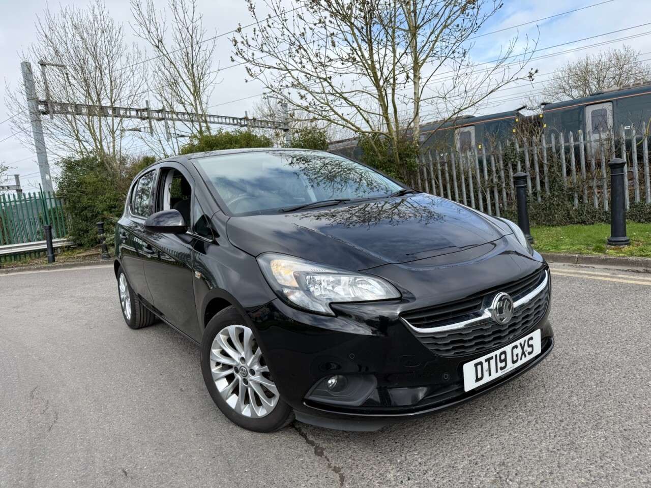 A 2019 VAUXHALL CORSA 1.4i ecoTEC SE Nav Hatchback 5dr Petrol Manual Euro 6 (90 ps) 12 Months MOT A 2019 VAUXHALL CORSA 1.4i ecoTEC SE Nav Hatchback 5dr Petrol Manual Euro 6 (90 ps) 12 Months MOT