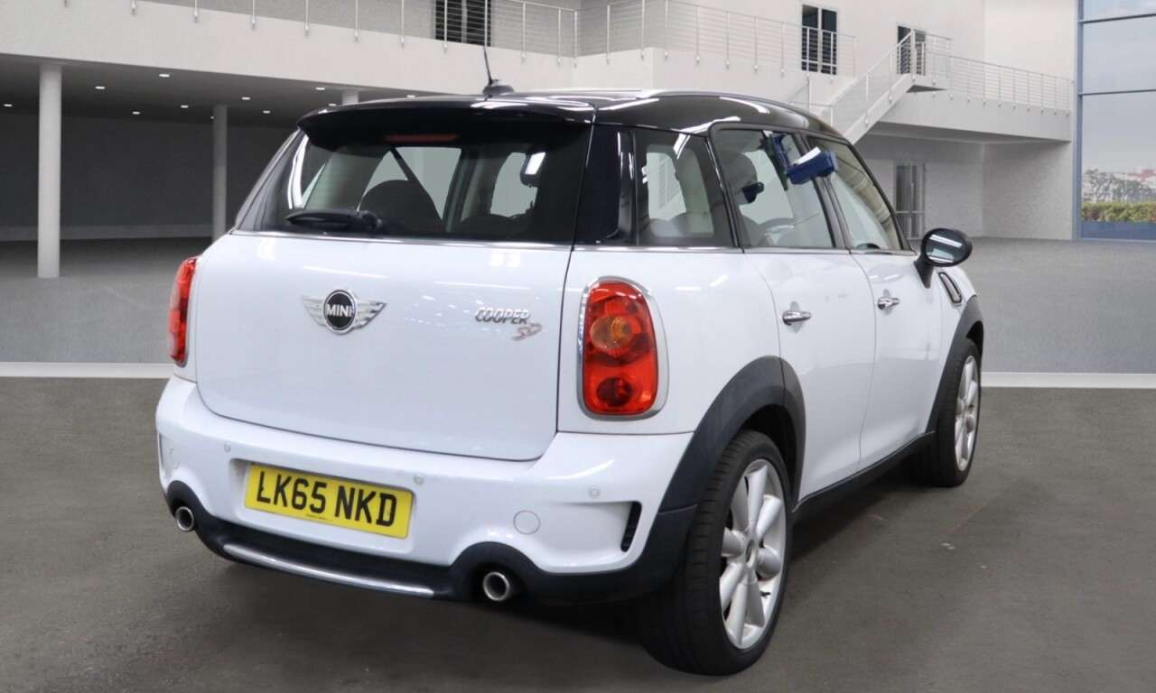 A 2015 MINI COUNTRYMAN 2.0 Cooper SD SUV 5dr Diesel Auto Euro 5 (143 ps) 12 Months MOT + 6 Months A 2015 MINI COUNTRYMAN 2.0 Cooper SD SUV 5dr Diesel Auto Euro 5 (143 ps) 12 Months MOT + 6 Months