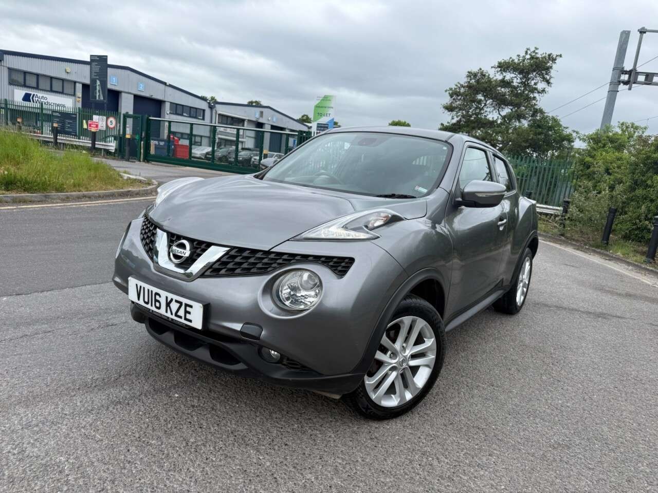 A 2016 NISSAN JUKE 1.2 DIG-T N-Connecta SUV 5dr Petrol Manual Euro 6 (s/s) (115 ps) 12 Months A 2016 NISSAN JUKE 1.2 DIG-T N-Connecta SUV 5dr Petrol Manual Euro 6 (s/s) (115 ps) 12 Months