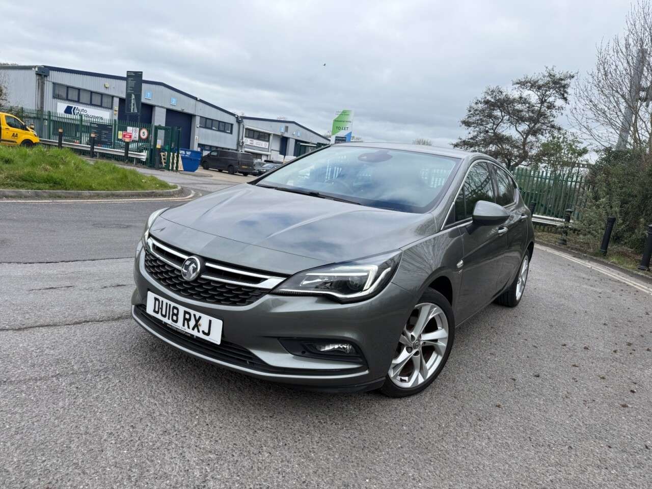A 2018 VAUXHALL ASTRA 1.4i Turbo SRi Nav Hatchback 5dr Petrol Manual Euro 6 (150 ps) 12 MONTHS MO A 2018 VAUXHALL ASTRA 1.4i Turbo SRi Nav Hatchback 5dr Petrol Manual Euro 6 (150 ps) 12 MONTHS MO