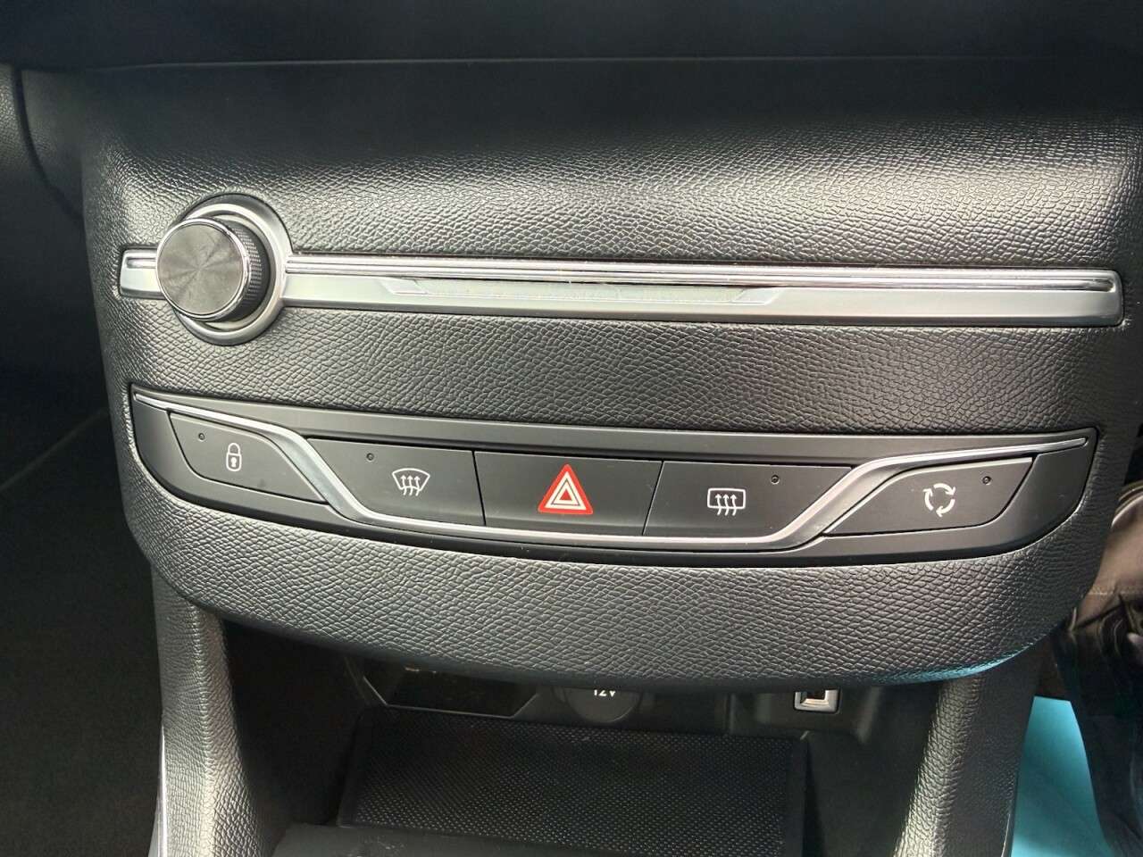 2017 PEUGEOT 308 2017 PEUGEOT 308