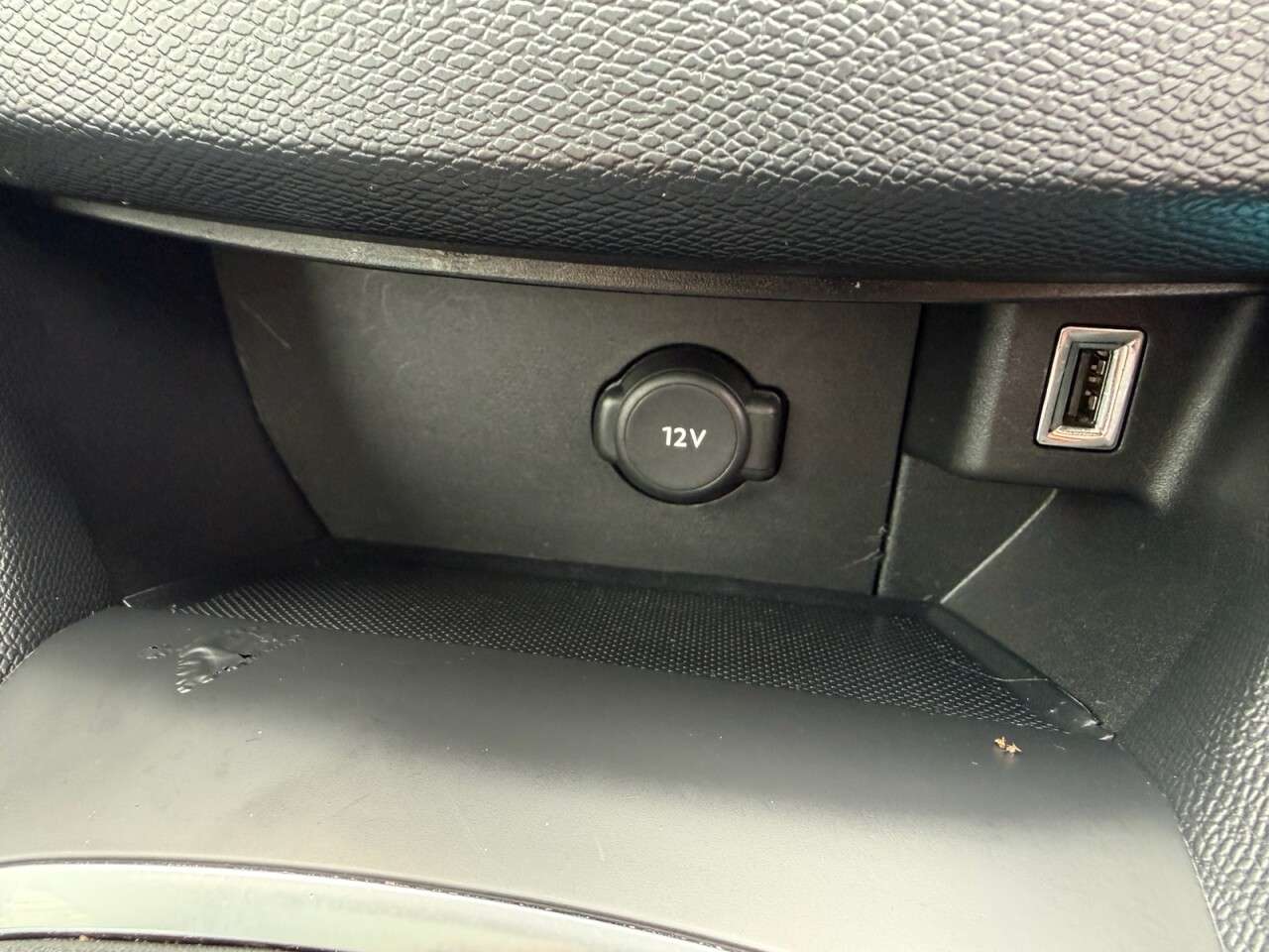 2017 PEUGEOT 308 2017 PEUGEOT 308