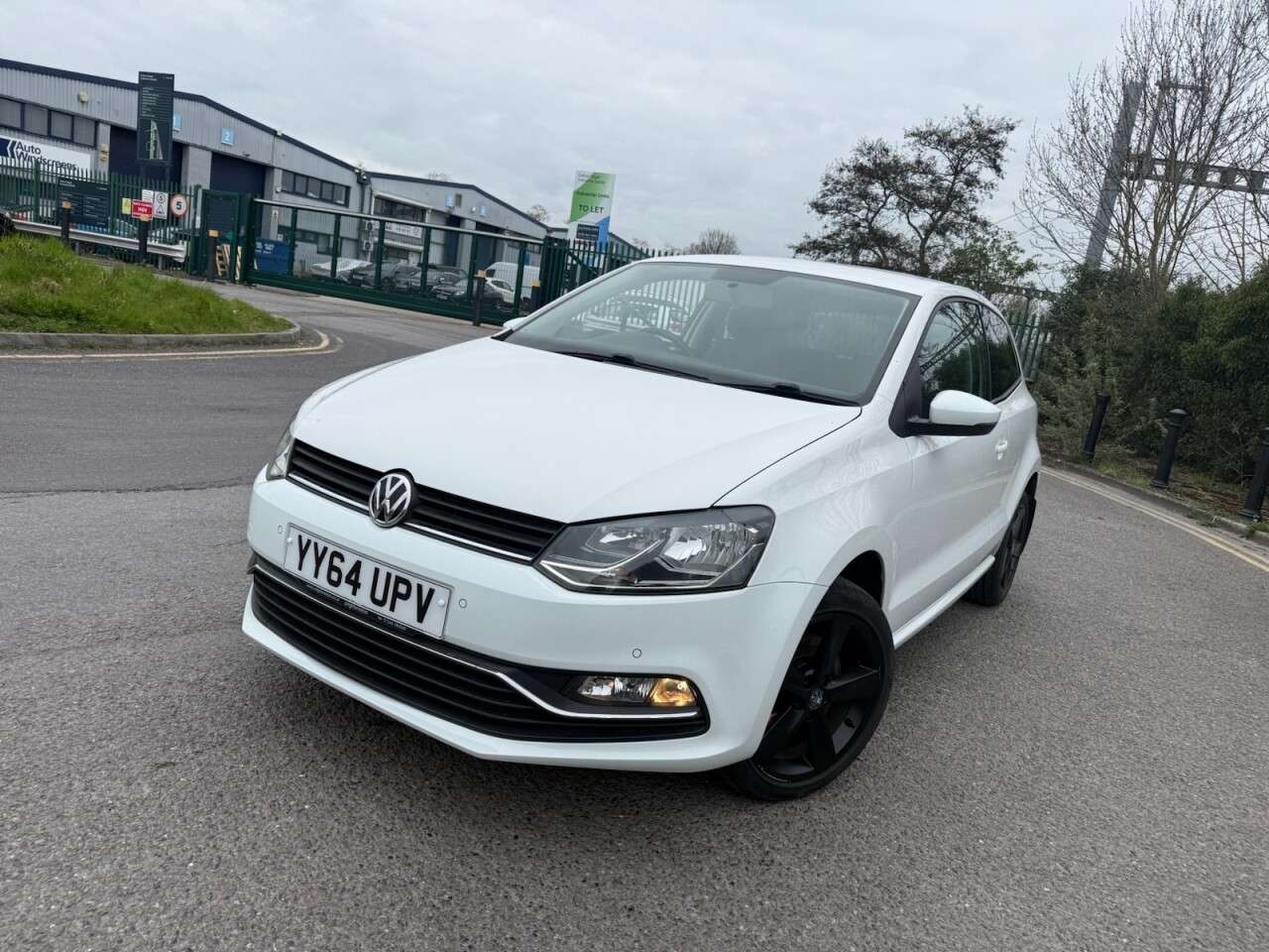 A 2015 VOLKSWAGEN POLO 1.2 TSI BlueMotion Tech SEL Hatchback 3dr Petrol Manual Euro 6 (s/s) (110 p A 2015 VOLKSWAGEN POLO 1.2 TSI BlueMotion Tech SEL Hatchback 3dr Petrol Manual Euro 6 (s/s) (110 p