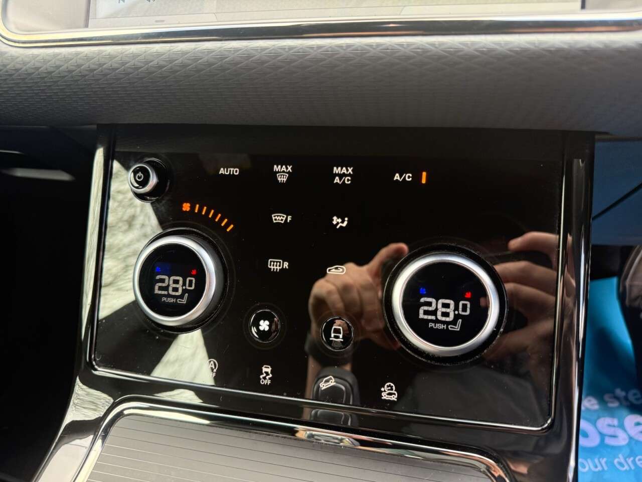 2020 LAND ROVER RANGE ROVER EVOQUE 2020 LAND ROVER RANGE ROVER EVOQUE