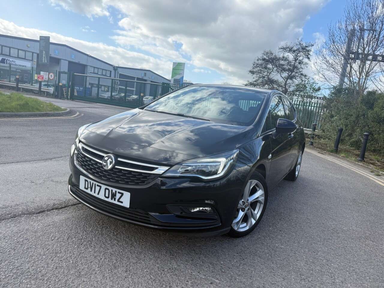 A 2017 VAUXHALL ASTRA 1.4i Turbo SRi Hatchback 5dr Petrol Manual Euro 6 (150 ps) Economical .Hatc A 2017 VAUXHALL ASTRA 1.4i Turbo SRi Hatchback 5dr Petrol Manual Euro 6 (150 ps) Economical .Hatc