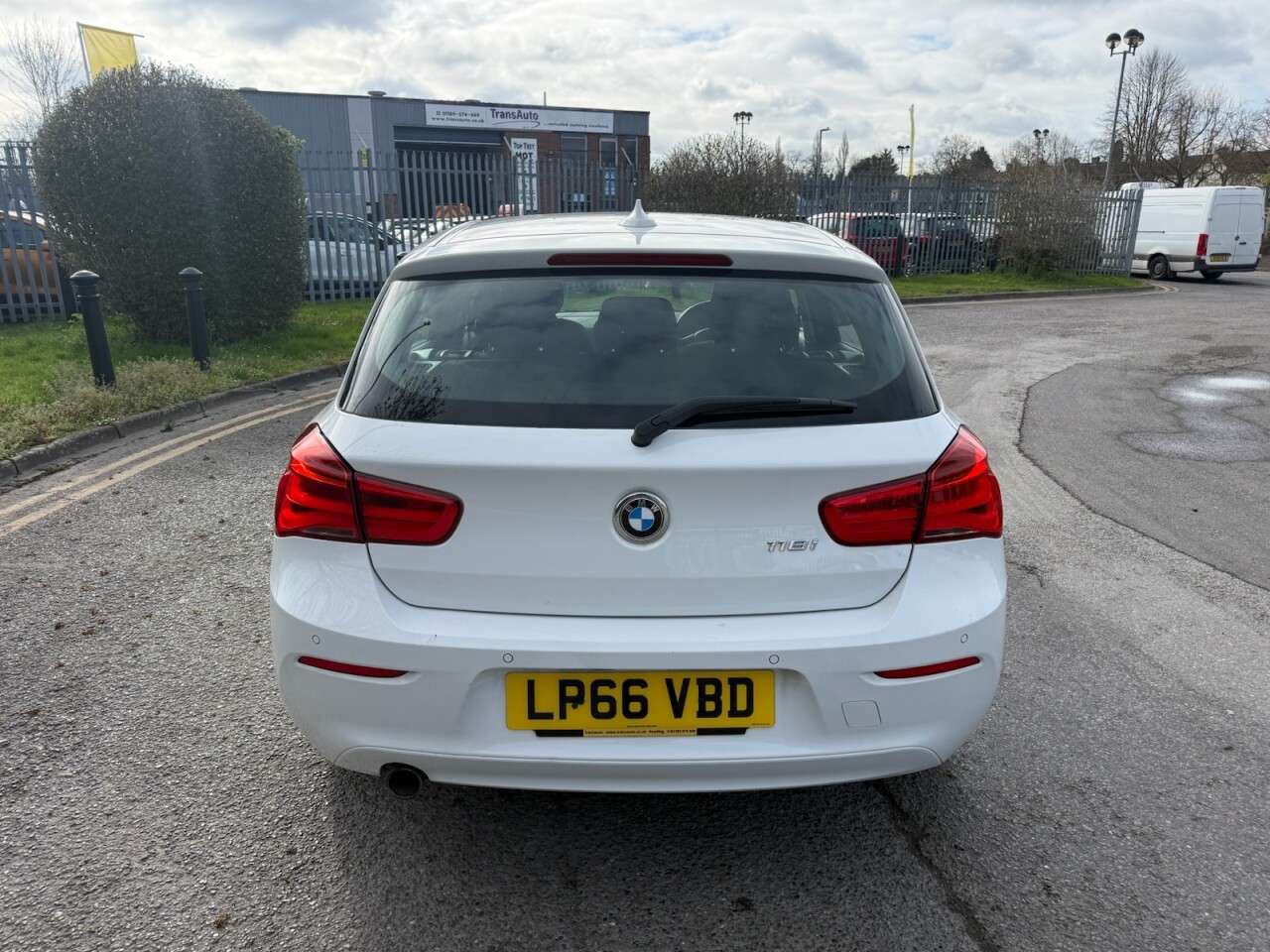 A 2017 BMW 1 SERIES 1.5 118i SE Hatchback 5dr Petrol Manual Euro 6 (s/s) (136 ps) 12 Months MOT A 2017 BMW 1 SERIES 1.5 118i SE Hatchback 5dr Petrol Manual Euro 6 (s/s) (136 ps) 12 Months MOT