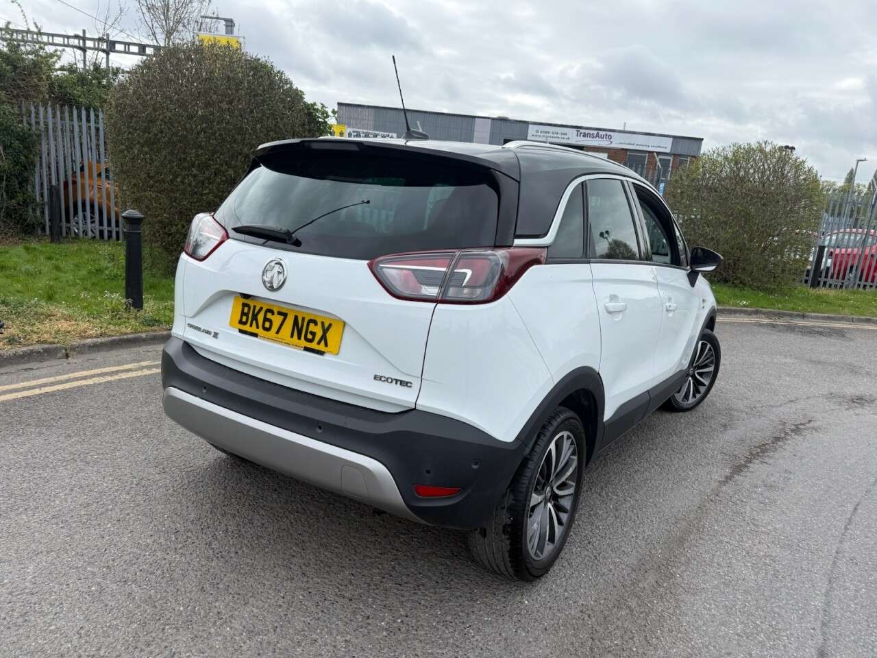 A 2017 VAUXHALL CROSSLAND X 1.2 Turbo ecoTEC Elite Nav SUV 5dr Petrol Manual Euro 6 (s/s) (110 ps) Econ A 2017 VAUXHALL CROSSLAND X 1.2 Turbo ecoTEC Elite Nav SUV 5dr Petrol Manual Euro 6 (s/s) (110 ps) Econ