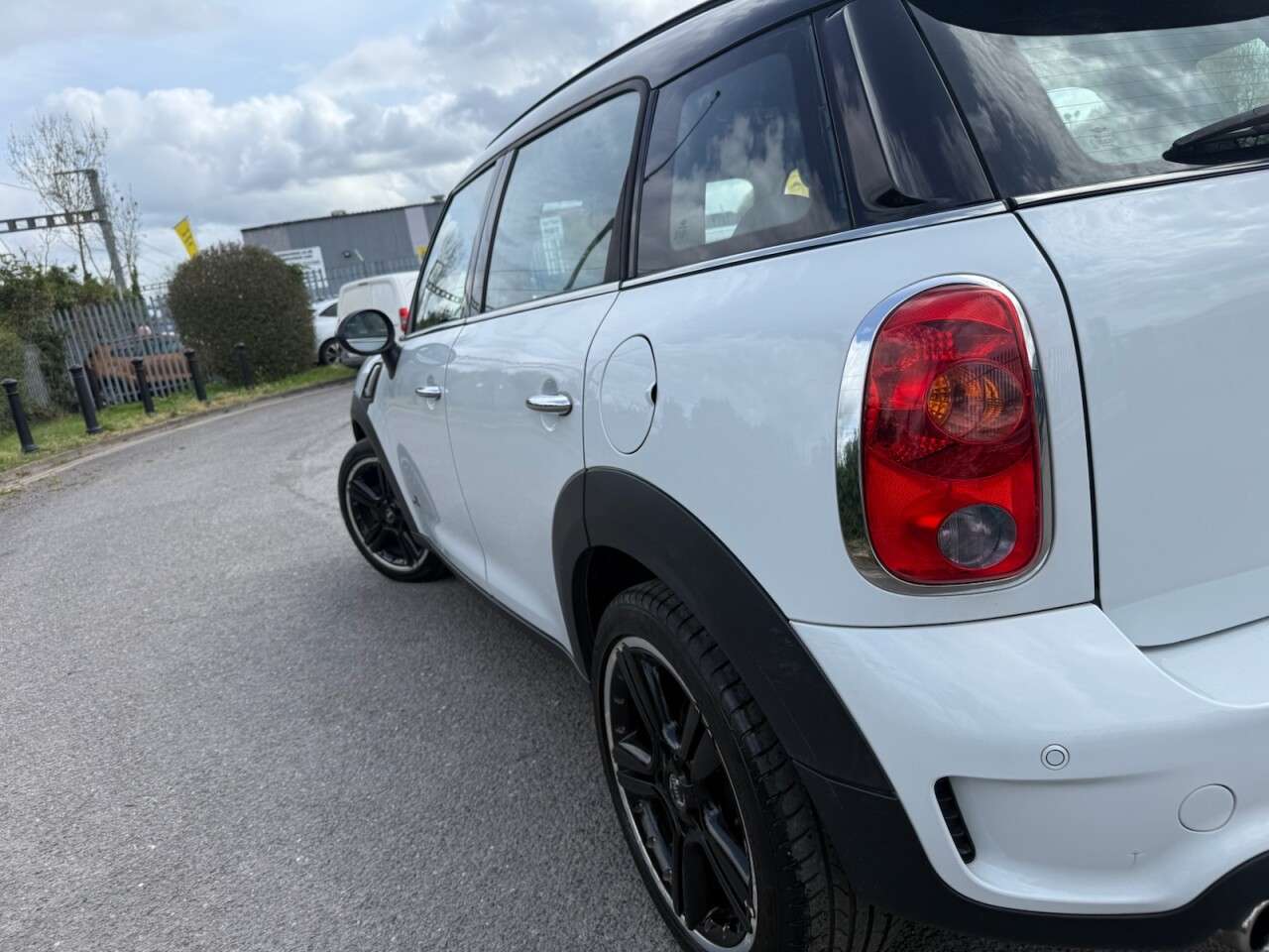 2012 MINI COUNTRYMAN 2012 MINI COUNTRYMAN