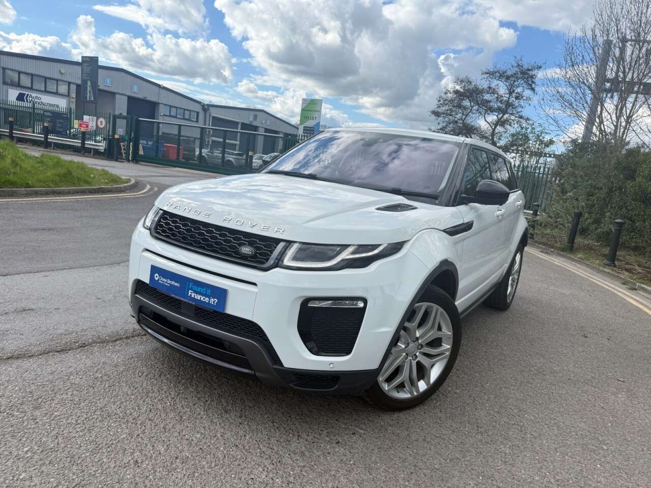 A 2018 LAND ROVER RANGE ROVER EVOQUE 2.0 TD4 HSE Dynamic SUV 5dr Diesel Auto 4WD Euro 6 (s/s) (180 ps) Full Spec A 2018 LAND ROVER RANGE ROVER EVOQUE 2.0 TD4 HSE Dynamic SUV 5dr Diesel Auto 4WD Euro 6 (s/s) (180 ps) Full Spec