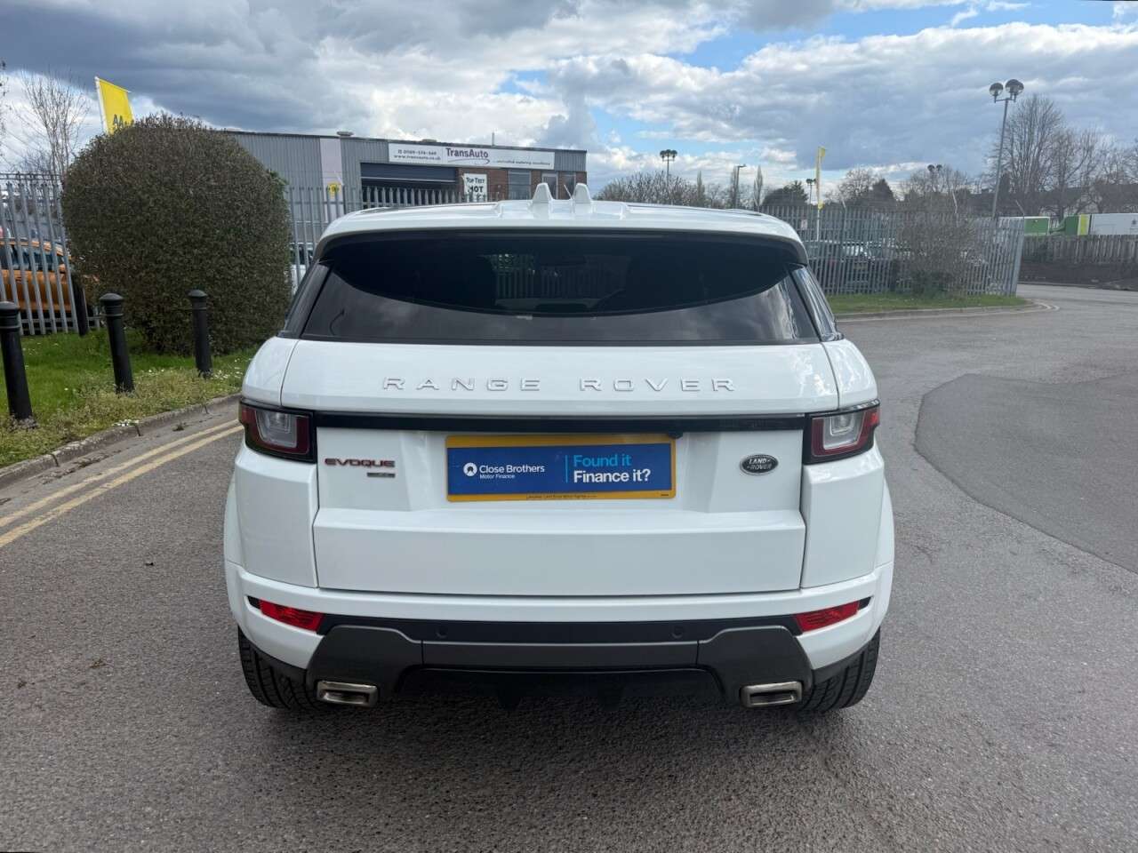 A 2018 LAND ROVER RANGE ROVER EVOQUE 2.0 TD4 HSE Dynamic SUV 5dr Diesel Auto 4WD Euro 6 (s/s) (180 ps) Full Spec A 2018 LAND ROVER RANGE ROVER EVOQUE 2.0 TD4 HSE Dynamic SUV 5dr Diesel Auto 4WD Euro 6 (s/s) (180 ps) Full Spec