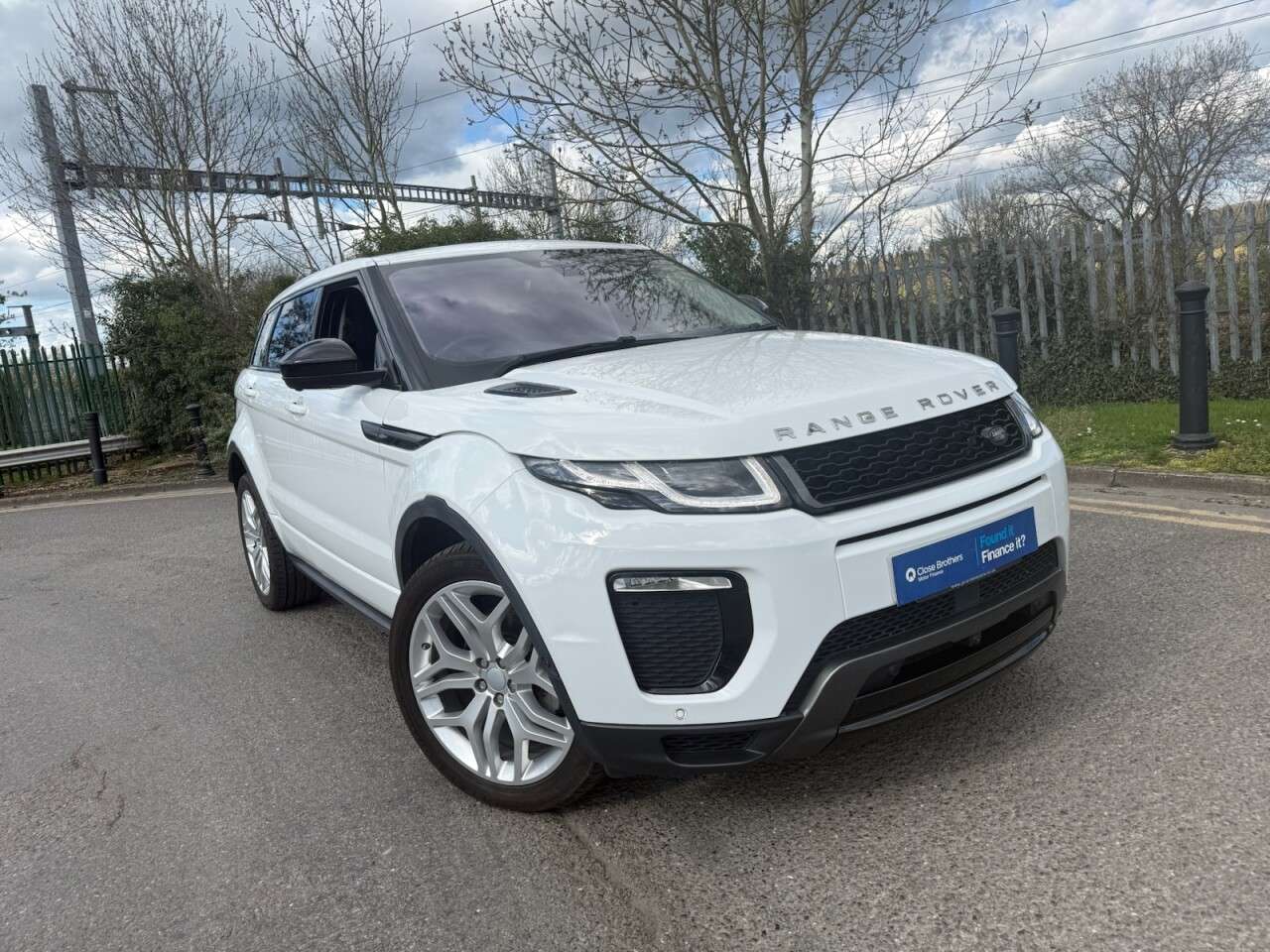 A 2018 LAND ROVER RANGE ROVER EVOQUE 2.0 TD4 HSE Dynamic SUV 5dr Diesel Auto 4WD Euro 6 (s/s) (180 ps) Full Spec A 2018 LAND ROVER RANGE ROVER EVOQUE 2.0 TD4 HSE Dynamic SUV 5dr Diesel Auto 4WD Euro 6 (s/s) (180 ps) Full Spec