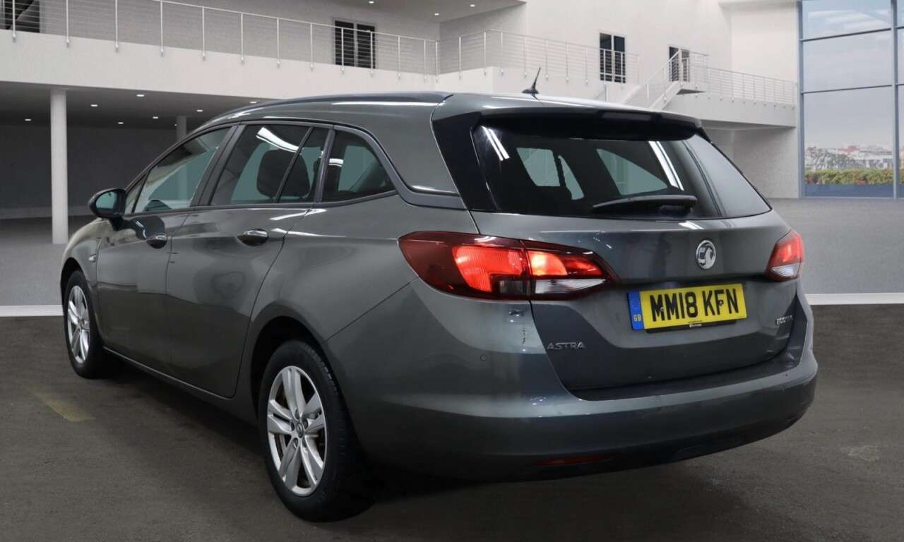 A 2018 VAUXHALL ASTRA 1.0i Turbo ecoTEC Design Sports Tourer 5dr Petrol Manual Euro 6 (s/s) (105 A 2018 VAUXHALL ASTRA 1.0i Turbo ecoTEC Design Sports Tourer 5dr Petrol Manual Euro 6 (s/s) (105