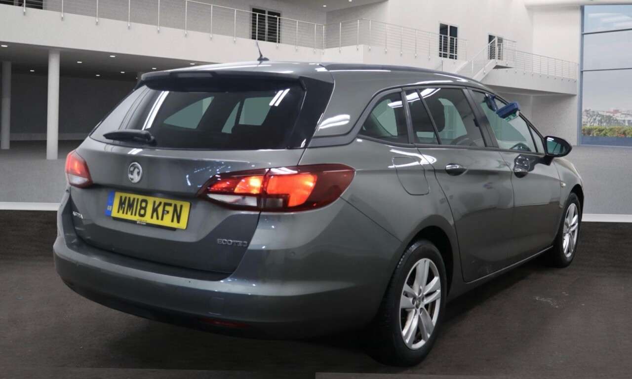 A 2018 VAUXHALL ASTRA 1.0i Turbo ecoTEC Design Sports Tourer 5dr Petrol Manual Euro 6 (s/s) (105 A 2018 VAUXHALL ASTRA 1.0i Turbo ecoTEC Design Sports Tourer 5dr Petrol Manual Euro 6 (s/s) (105