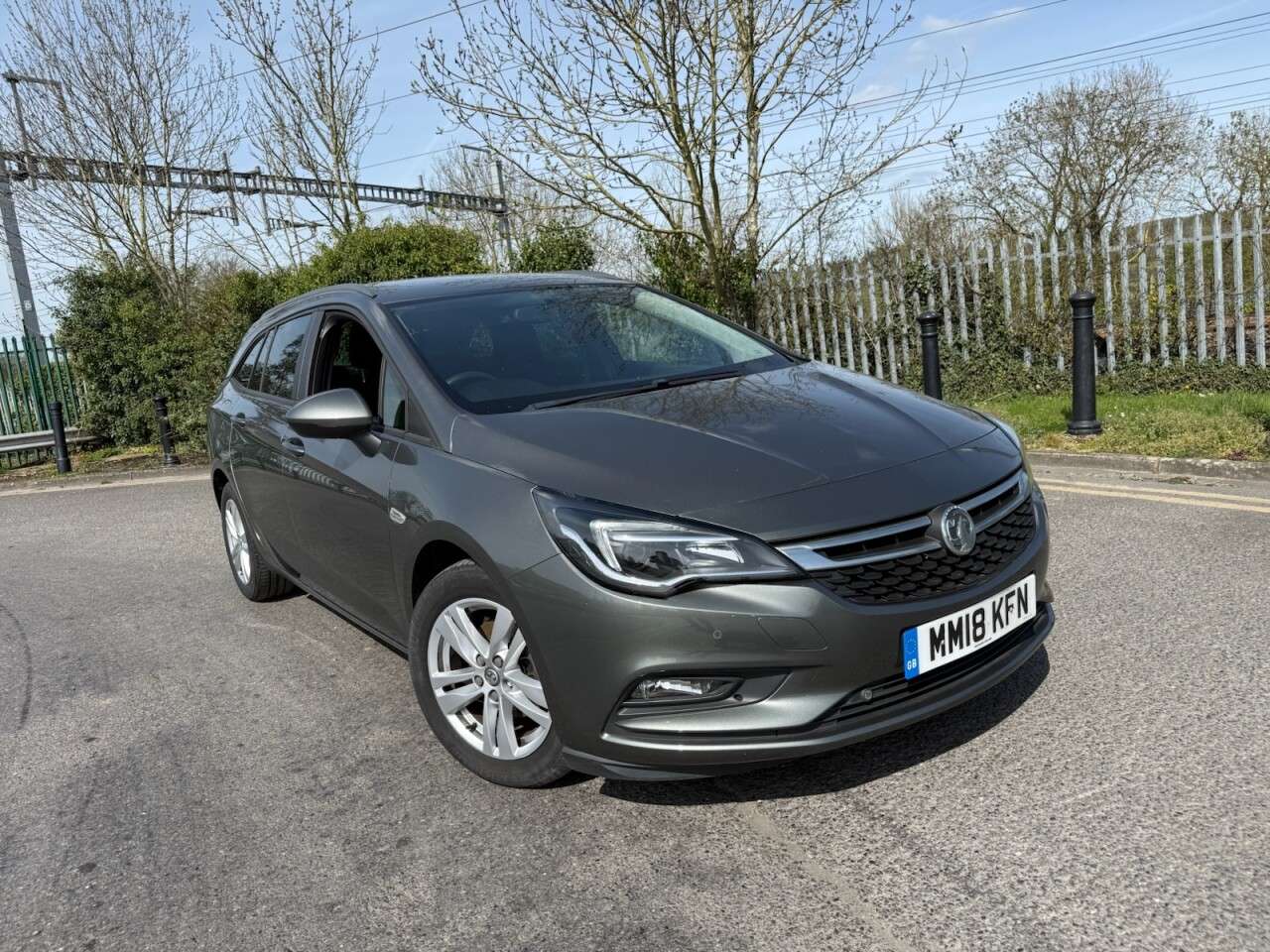 A 2018 VAUXHALL ASTRA 1.0i Turbo ecoTEC Design Sports Tourer 5dr Petrol Manual Euro 6 (s/s) (105 A 2018 VAUXHALL ASTRA 1.0i Turbo ecoTEC Design Sports Tourer 5dr Petrol Manual Euro 6 (s/s) (105