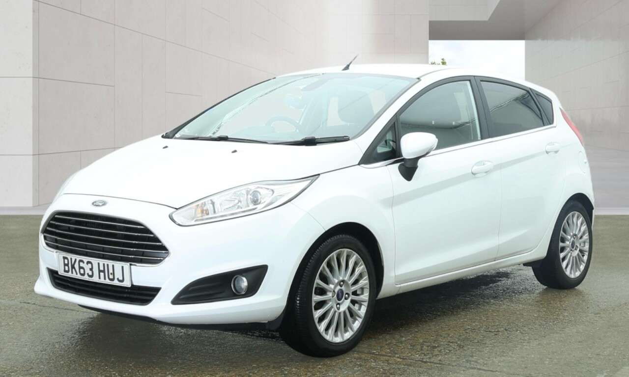 A 2013 FORD FIESTA 1.0T EcoBoost Titanium Hatchback 5dr Petrol Manual Euro 5 (s/s) (125 ps) 12 A 2013 FORD FIESTA 1.0T EcoBoost Titanium Hatchback 5dr Petrol Manual Euro 5 (s/s) (125 ps) 12