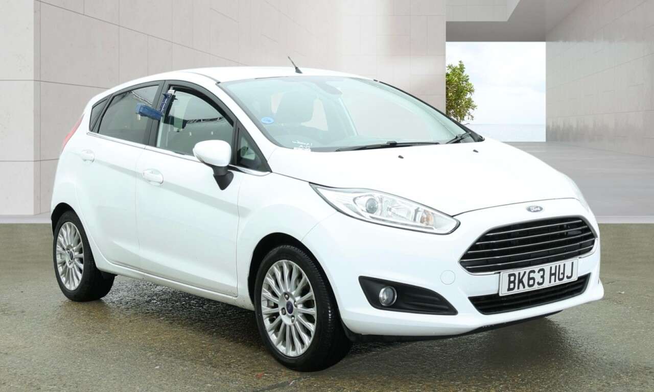 A 2013 FORD FIESTA 1.0T EcoBoost Titanium Hatchback 5dr Petrol Manual Euro 5 (s/s) (125 ps) 12 A 2013 FORD FIESTA 1.0T EcoBoost Titanium Hatchback 5dr Petrol Manual Euro 5 (s/s) (125 ps) 12